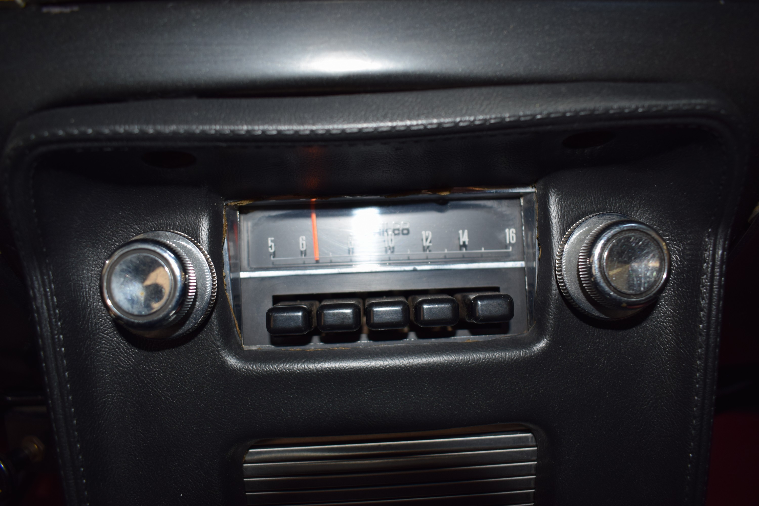 Detail k: Ford Mustang Cabriolet, EZ 1968, Laufleistung ca. 99.990 meilen abgelesen, 132kW/180 PS, 8-Zylinder, Automatikgetriebe, schwarz, Kunstleder schwarz, ...