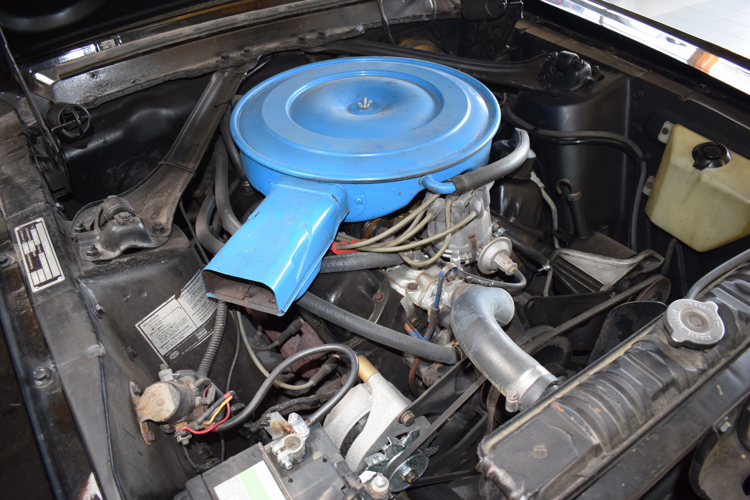 Detail l: Ford Mustang Cabriolet, EZ 1968, Laufleistung ca. 99.990 meilen abgelesen, 132kW/180 PS, 8-Zylinder, Automatikgetriebe, schwarz, Kunstleder schwarz, ...