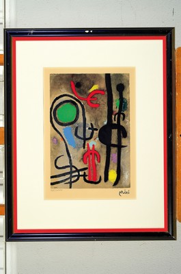 26777916b - Joan Miro, 1893-1983, four color lithographs with pochoir, 1960s, stamp signature below theimage, numbered on the left. 988/2000, embossing stamp from the "EuroArt" gallery in Vienna, approx. 32.5 x 22.5 cm abstract representations, approx. 48.5 x 62 cm or 62 x 48.5 cm, matching gallery frame with slight signs of wear
