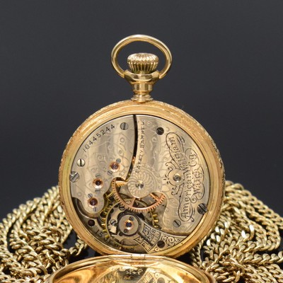 26778157g - WALTHAM small 14k yellow gold hunting cased pocket watch with 14k yellow gold chain, USA around 1910, floral engraved 3 cover-gold- case, hunter cover and back cover with rays decor, enamel dial according to faulty, Roman numerals, blued steel hands, constant second at 6, engraved lever movement with 15 jewels, diameter approx. 33 mm, length chain approx. 73 mm, total-weight approx. 63g, condition 2