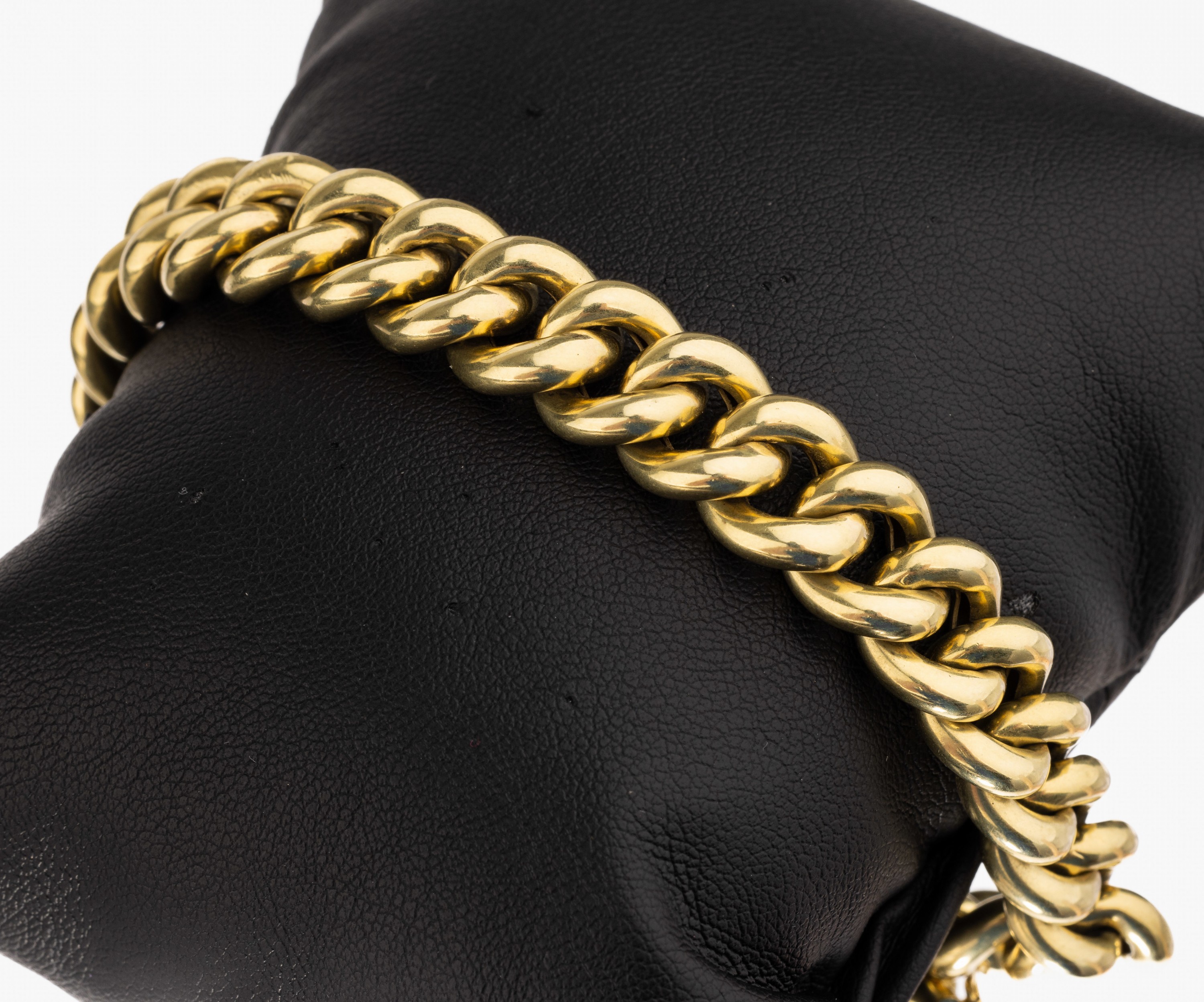 14 kt Gold Armband, ca. 33.1 g, GG 585/000,Rundpanzerband, L. ca. 20 cm, Kastenschloß mit2 Sicherheitsachten