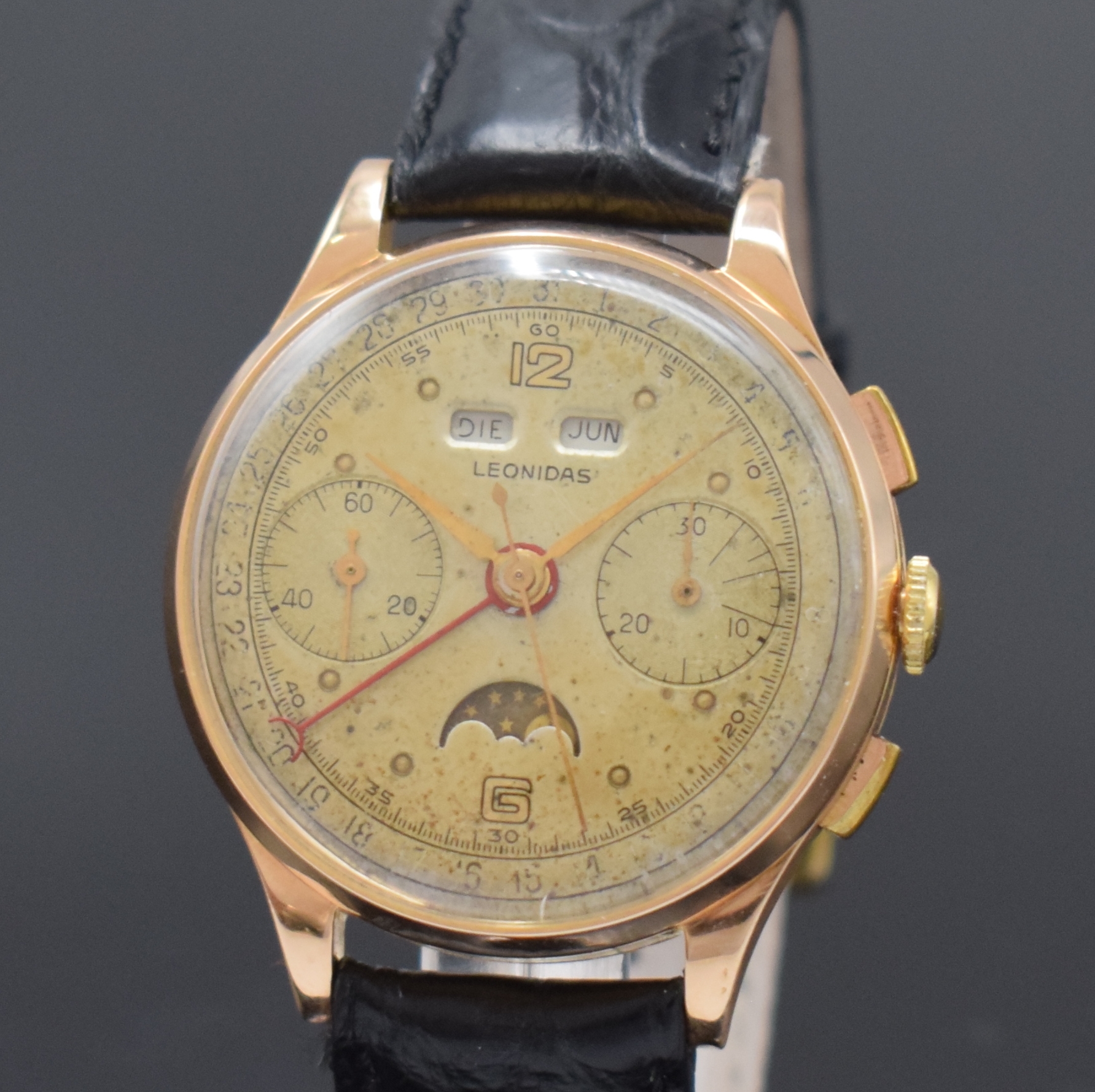Detail a: LEONIDAS Armbandchronograph mit Vollkalenderanzeige inklusive Mondphase in RG 750/000, Handaufzug, Schweiz um 1954, Boden und Glasrand aufgedr., ...