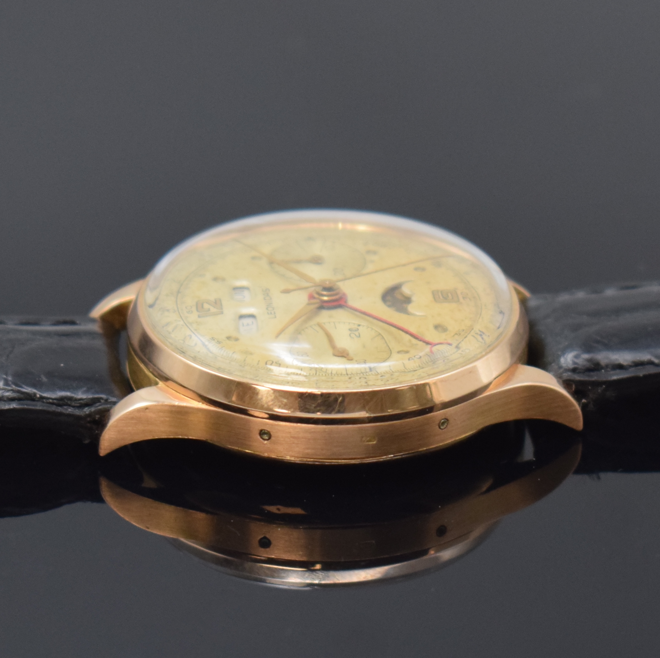 Detail c: LEONIDAS Armbandchronograph mit Vollkalenderanzeige inklusive Mondphase in RG 750/000, Handaufzug, Schweiz um 1954, Boden und Glasrand aufgedr., ...