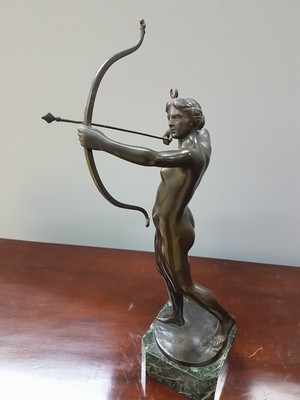 26778480c - Scultur after the model of Oscar Bodin (1868- 1940), bronze sculpture, Diana as an archer, on a green veined stone base, signed on the foot, brown patinated, partially rubbed, bowstring missing, h. 42 cm