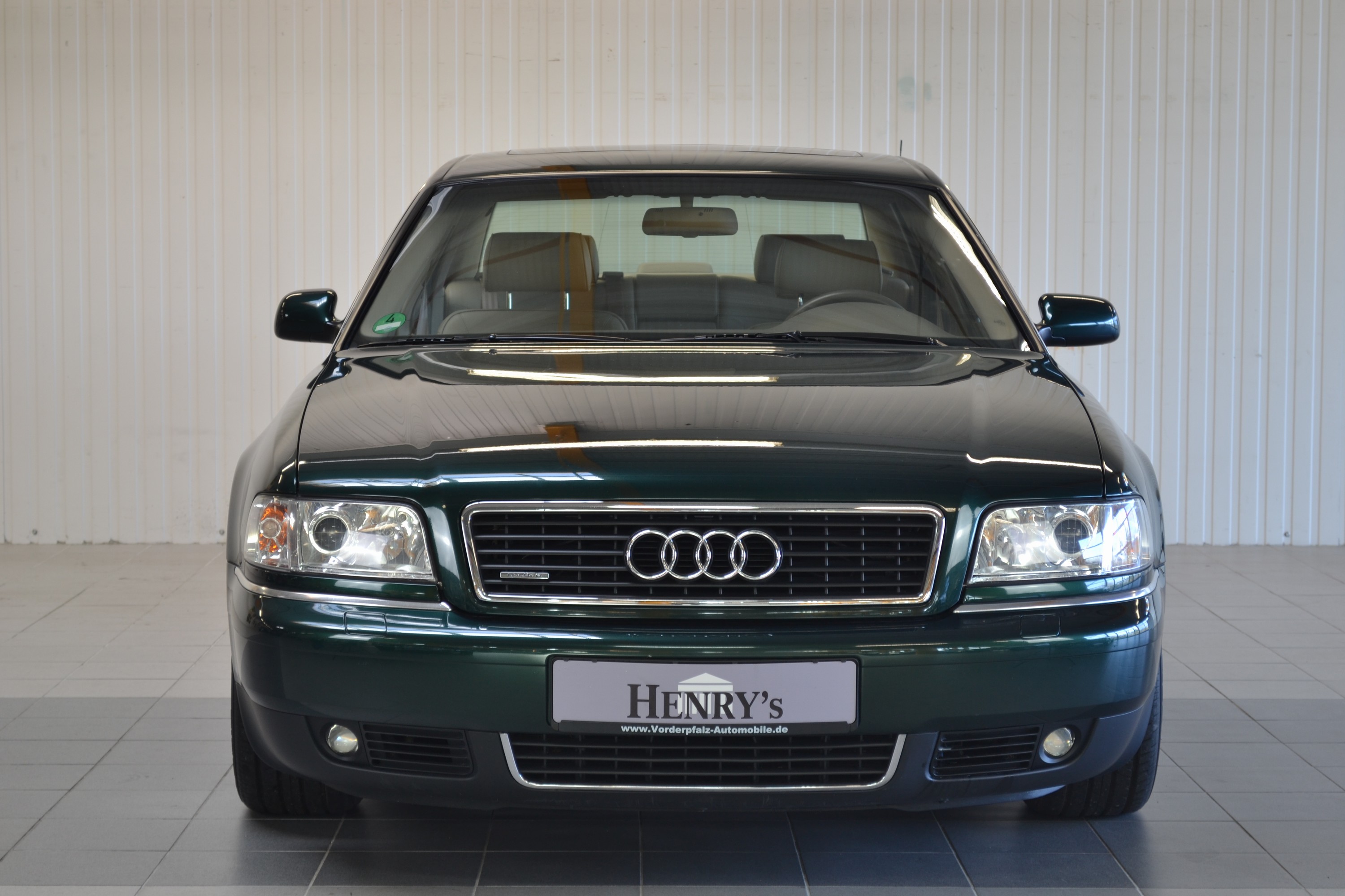 Detail a: Audi A8 4.2 quattro, EZ 05/1999, Laufleistung 52.200km, 2. Hand, 228 kW/310 PS,8-Zylinder, Automatikgetriebe, Forstgrün, Leder Zimt/Beige, ...