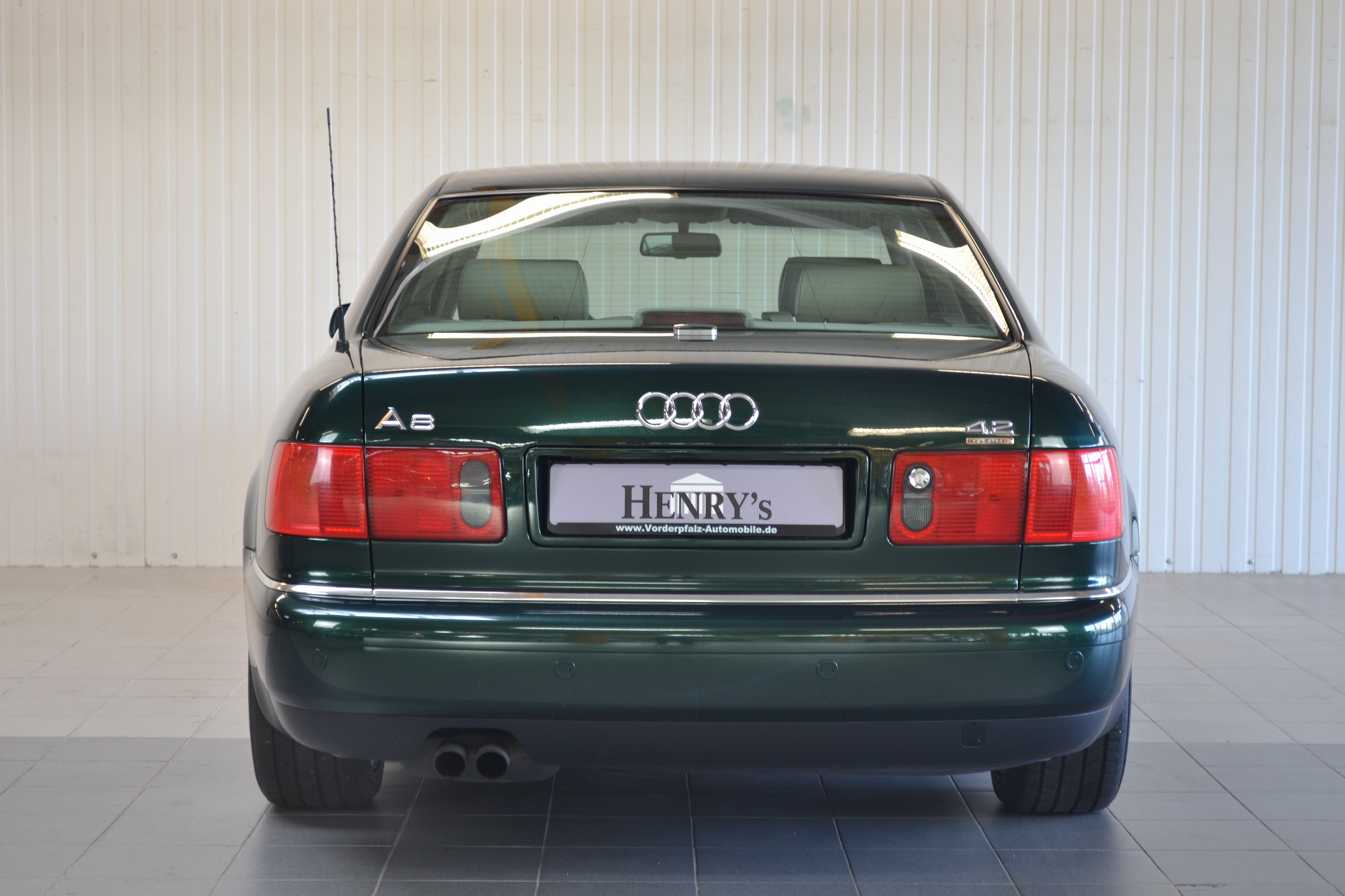 Detail d: Audi A8 4.2 quattro, EZ 05/1999, Laufleistung 52.200km, 2. Hand, 228 kW/310 PS,8-Zylinder, Automatikgetriebe, Forstgrün, Leder Zimt/Beige, ...
