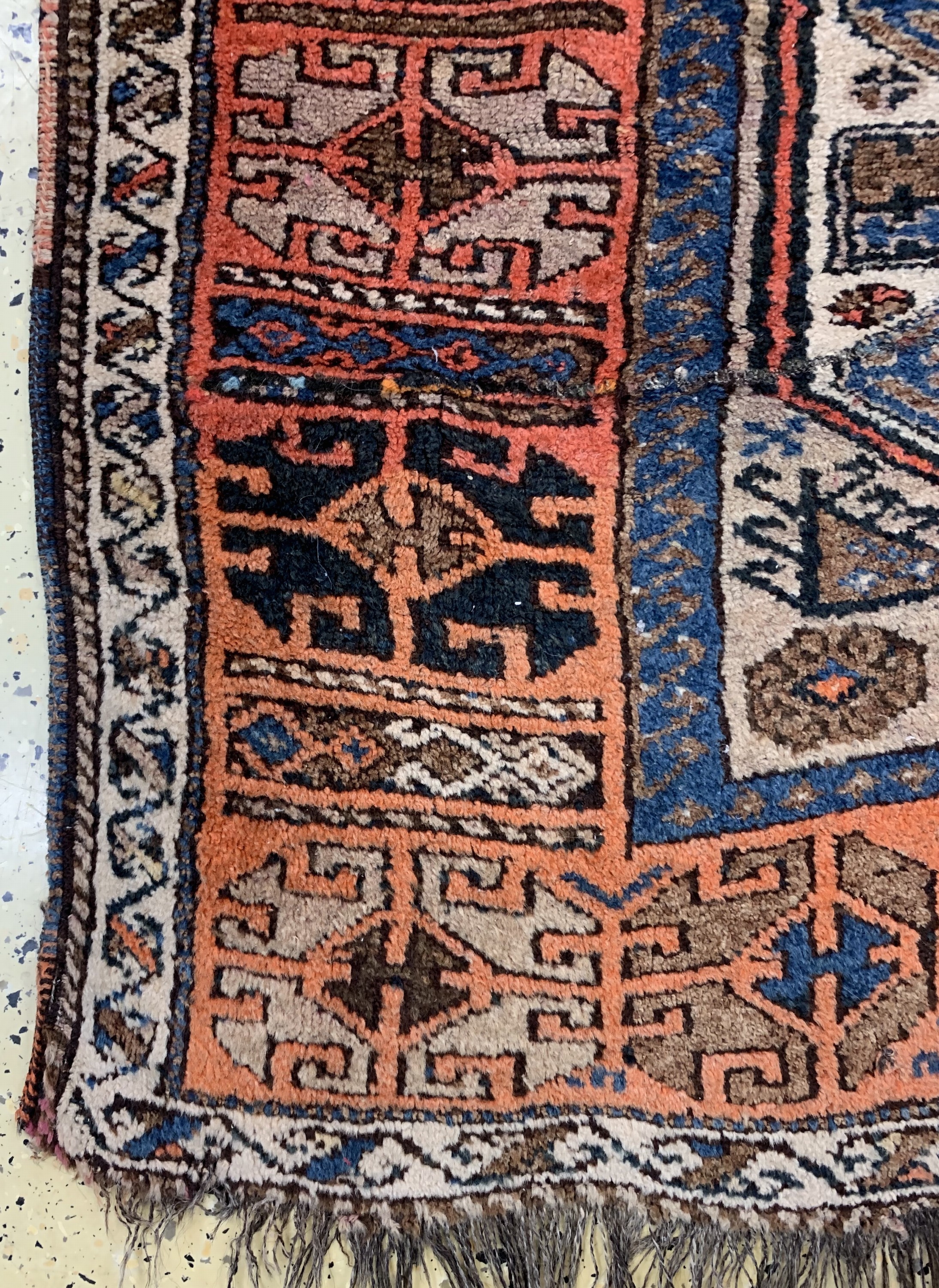 Detail c: Antiker Yürük, Türkei, 19.Jhd, Wolle auf Wolle, ca. 200 x 130 cm, EHZ: 4