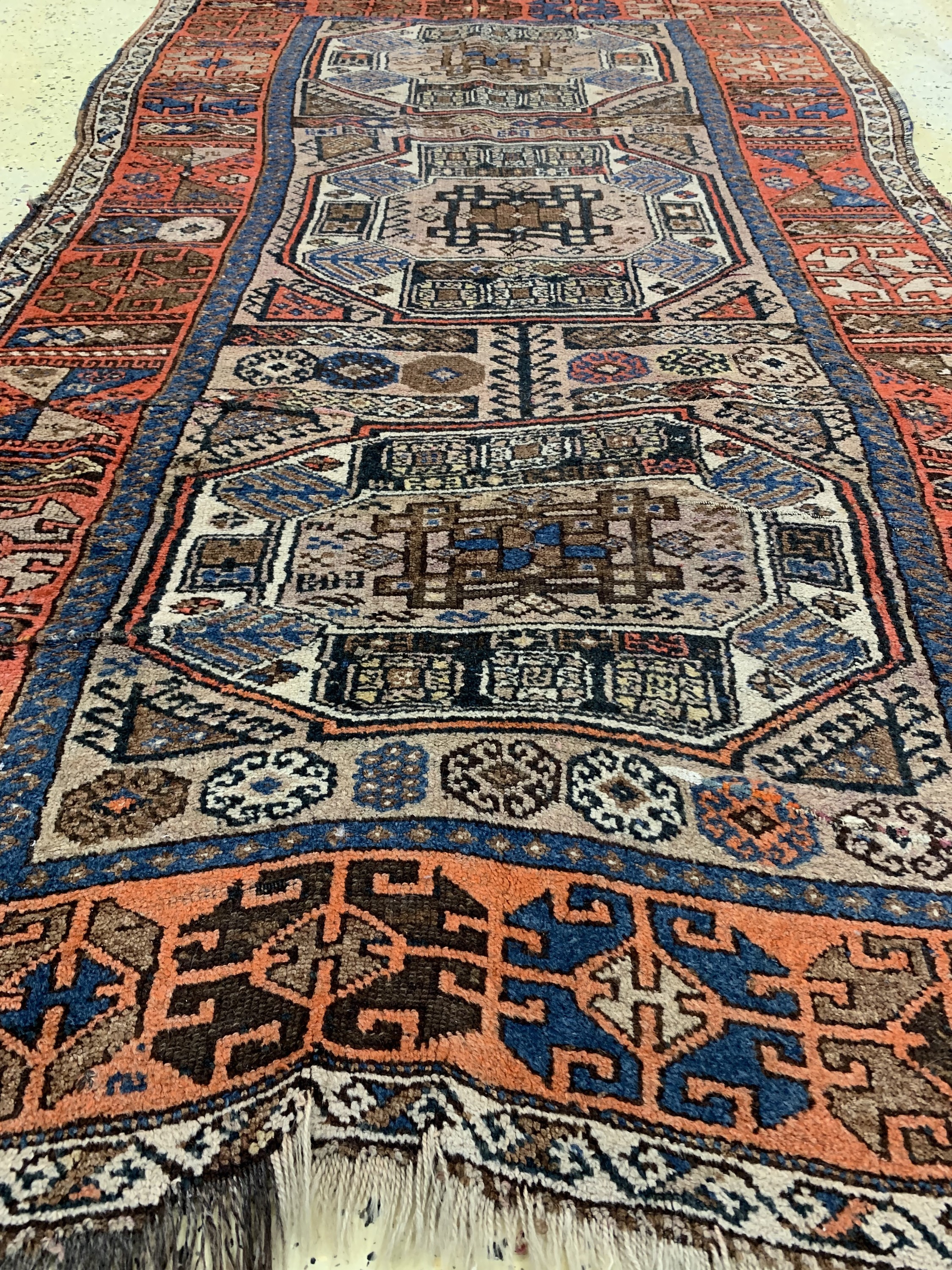 Detail d: Antiker Yürük, Türkei, 19.Jhd, Wolle auf Wolle, ca. 200 x 130 cm, EHZ: 4