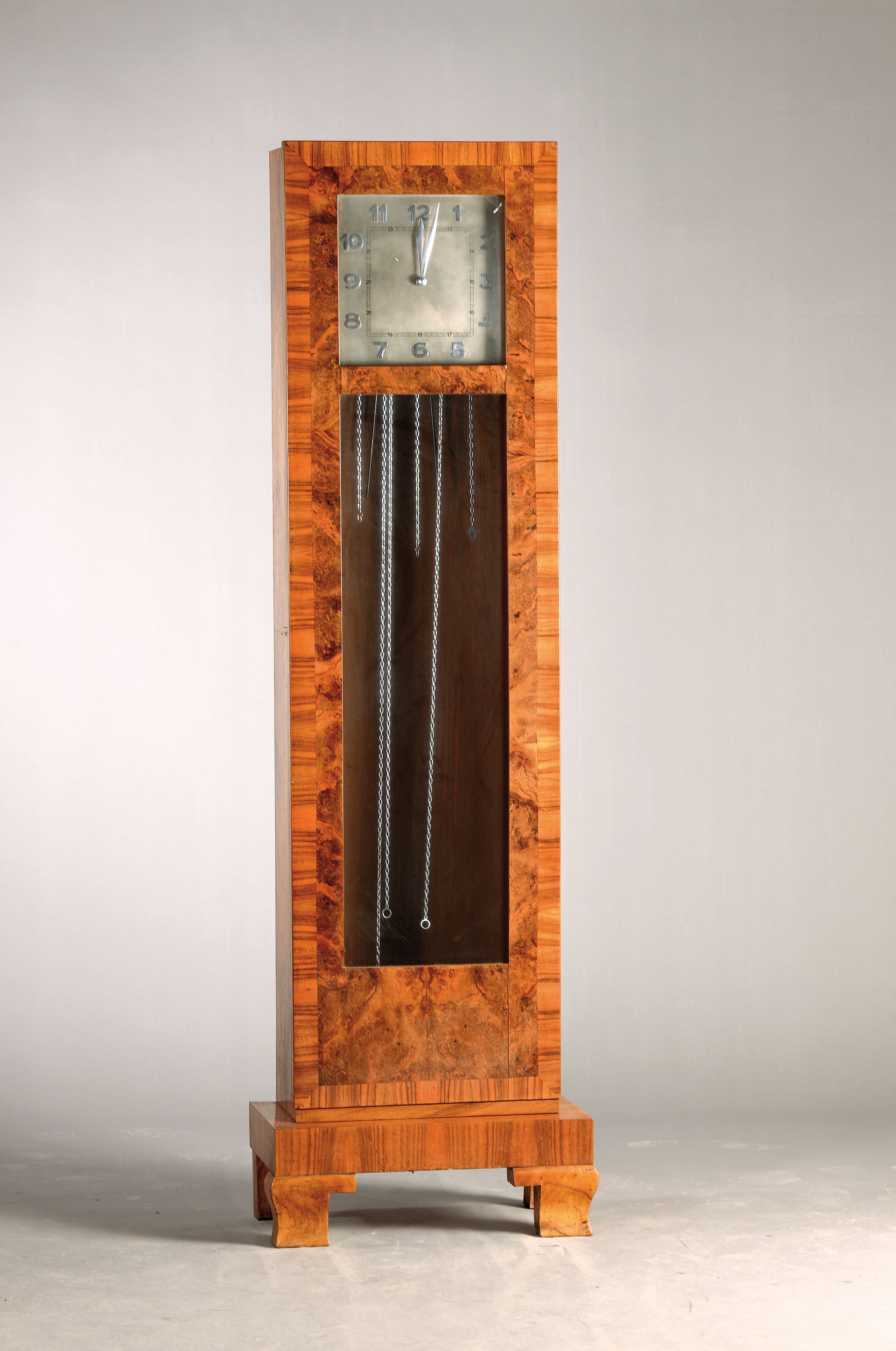 Standuhr mit Westminsterschlag, Uhrenmanufaktur Kohler, um 1930, Art-Deko, Nußbaumfurnier im Stil der Zeit, großes Messingplatinenwerk, Antrieb ...
