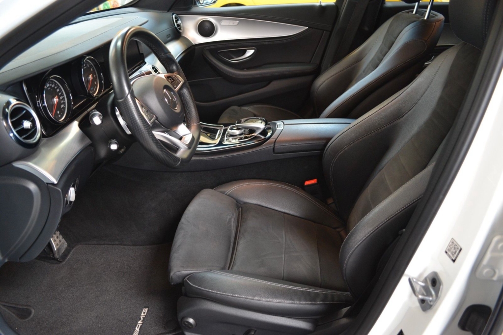 Detail f: Mercedes-Benz E350e AMG-Line, Benzin/Hybrid, EZ 04/2018, Laufleistung 48.600 km, 2. Hand, 155kW/210 PS, Automatikgetriebe,Polarweiss, Teilleder ...
