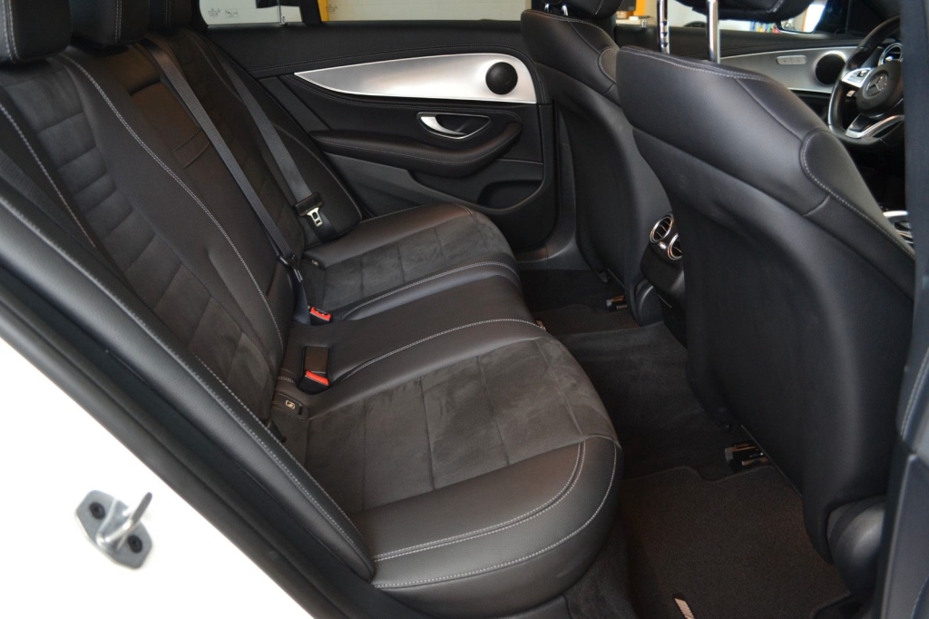 Detail h: Mercedes-Benz E350e AMG-Line, Benzin/Hybrid, EZ 04/2018, Laufleistung 48.600 km, 2. Hand, 155kW/210 PS, Automatikgetriebe,Polarweiss, Teilleder ...