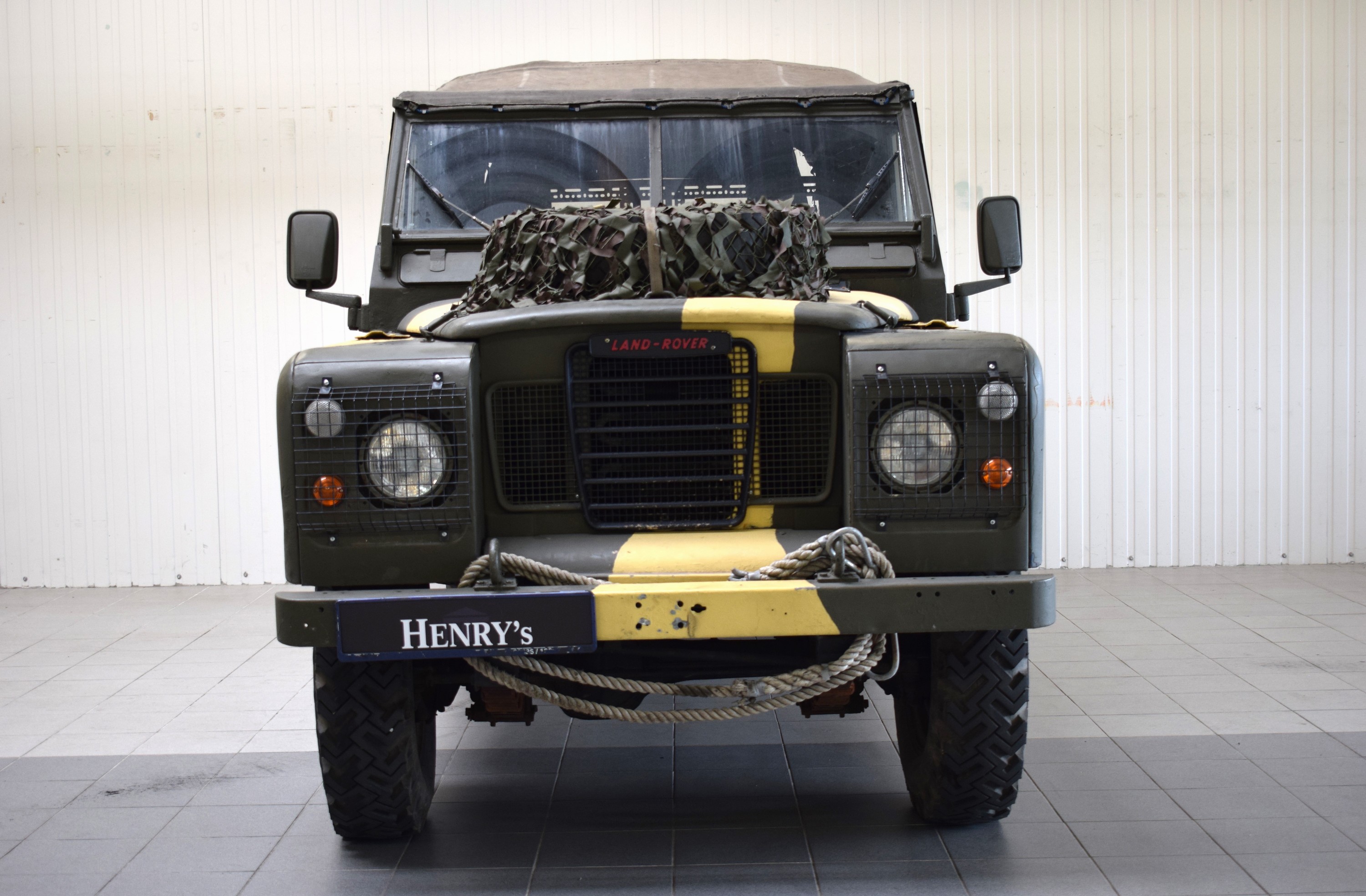Detail a: Land Rover Serie III 109, Fahrgestellnummer: SALLBCAH1AA198079, EZ 07/1983, Fahrzeughalter unbekannt, Laufleistung ca. 65.816 miles abgelesen, ...