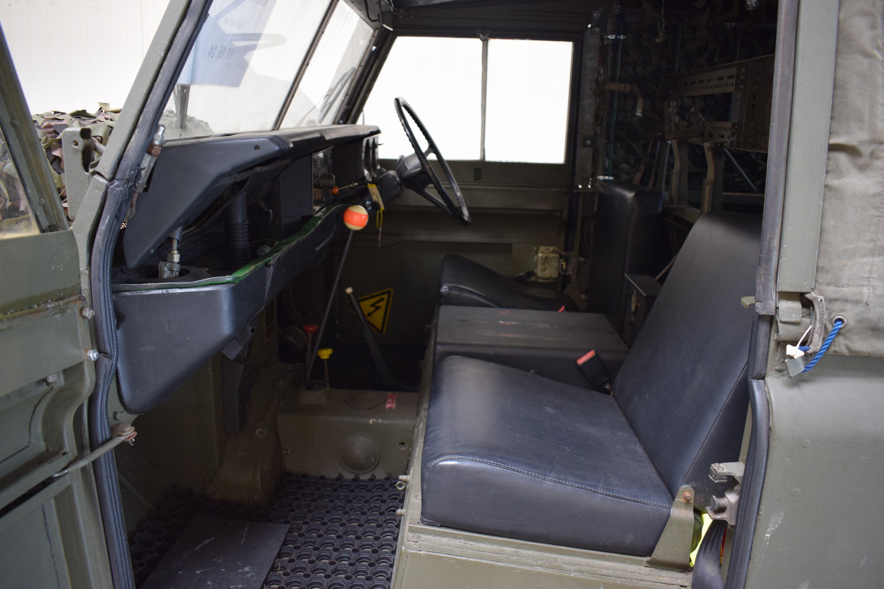 Detail h: Land Rover Serie III 109, Fahrgestellnummer: SALLBCAH1AA198079, EZ 07/1983, Fahrzeughalter unbekannt, Laufleistung ca. 65.816 miles abgelesen, ...