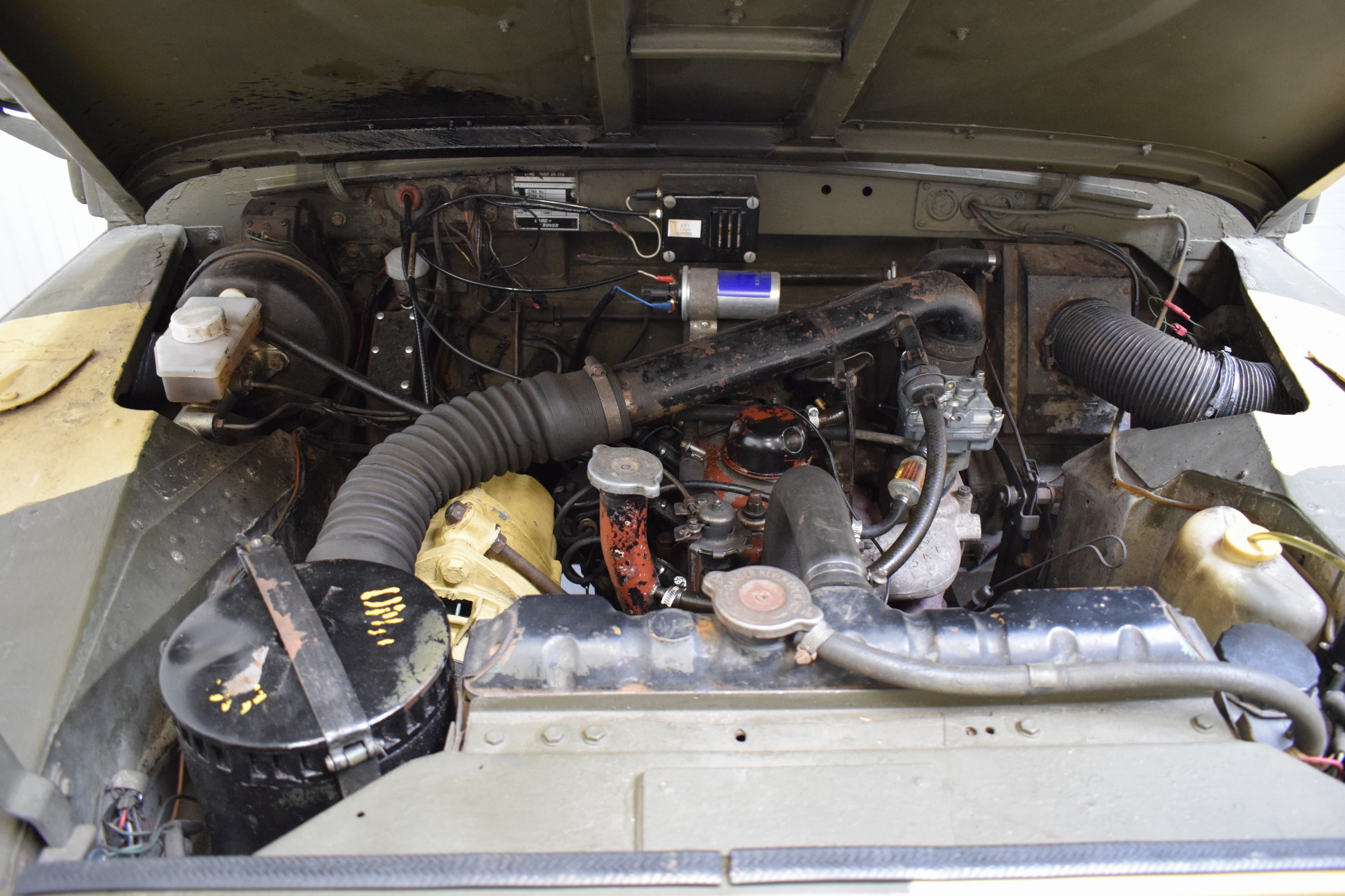 Detail j: Land Rover Serie III 109, Fahrgestellnummer: SALLBCAH1AA198079, EZ 07/1983, Fahrzeughalter unbekannt, Laufleistung ca. 65.816 miles abgelesen, ...
