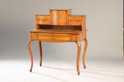 Image 26778582 - Ladies' desk, around 1860, walnut veneer, partly solid, 2-door top with 4 drawers and one free compartment, body with one drawer, oncurved legs, approx. 117 x 102 x 64 cm, condition 2
