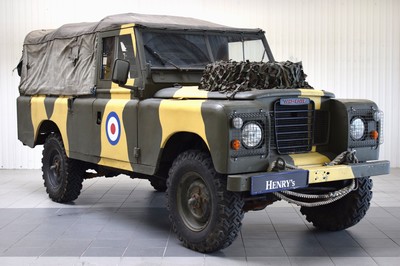 Image 26778586 - Land Rover Serie III 109, Chassis Number: SALLBCAH1AA198079, first registered 07/1983, owners not known, mileage approx. 65.816 miles read, historical registration, 51 kW/70 hp, 4- cylinder, manual transmission, invoice from Land Rover for 2,613.92 euros dated 08/2021. Among other things, the carburetor was mounted and adjusted, choke cable renewed, clutch cylinder and line renewed. Report for the classification of a historical vehicle from 05/2020