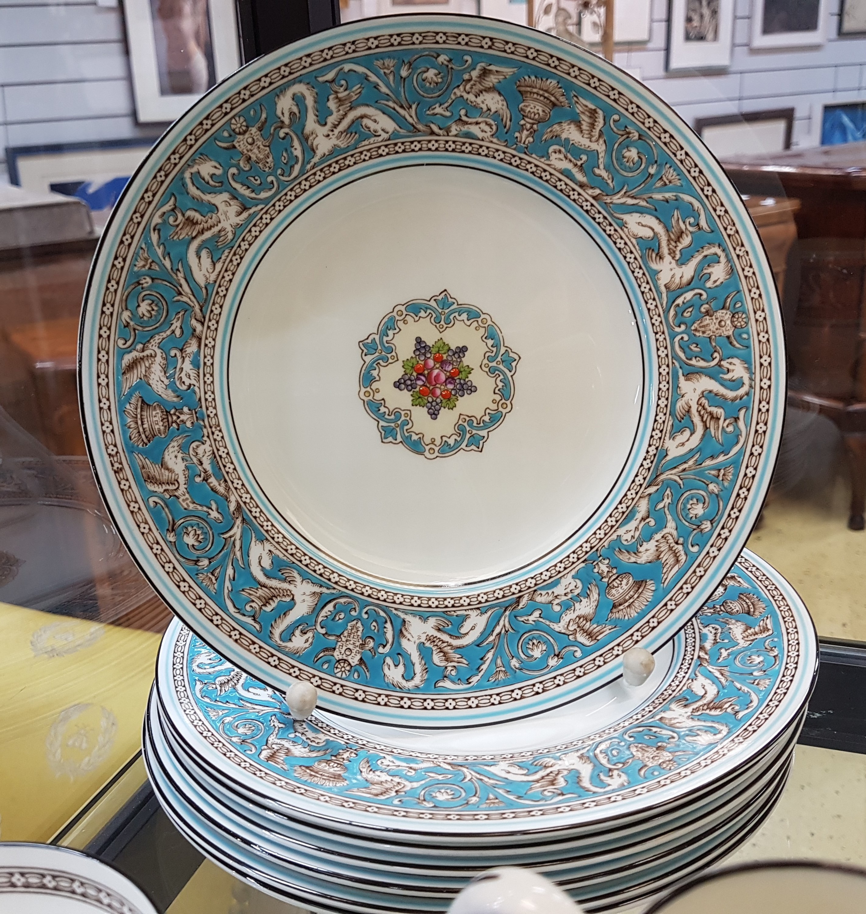Detail e: Kaffeeservice, Wedgwood, "Florentine", Bone China/Porzellan, Kaffeekanne, Zuckerdose, Sahnegießer, 6 Tassen mit Untertasse, 6 ...