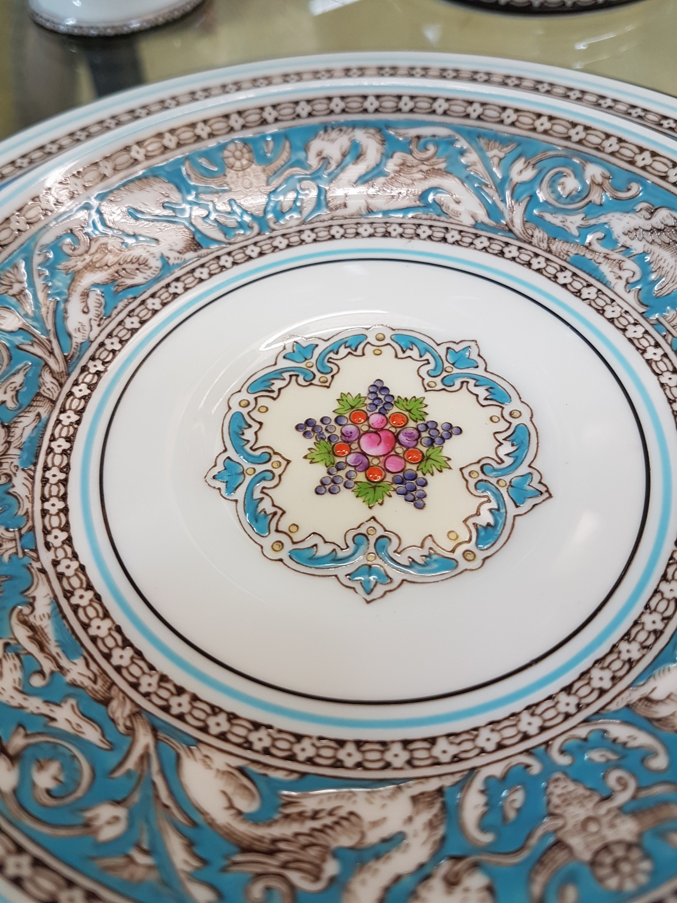 Detail k: Kaffeeservice, Wedgwood, "Florentine", Bone China/Porzellan, Kaffeekanne, Zuckerdose, Sahnegießer, 6 Tassen mit Untertasse, 6 ...
