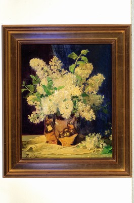 26778646k - Denis Etcheverry, 1867 - 1952 Bayonne, France,still life with white lilac, signed lower left, oil/canvas, 40x32 cm, frame 55x46 cm