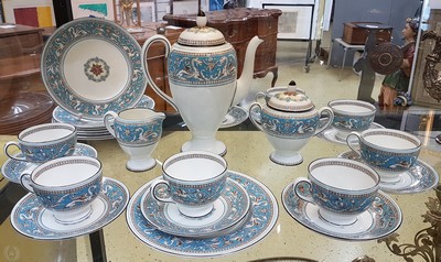 26778665a - Coffee service, Wedgwood, "Florentine", bone china/porcelain, coffee pot, sugar bowl, creamer, 6 cups with saucer, 6 dessert plates, good condition