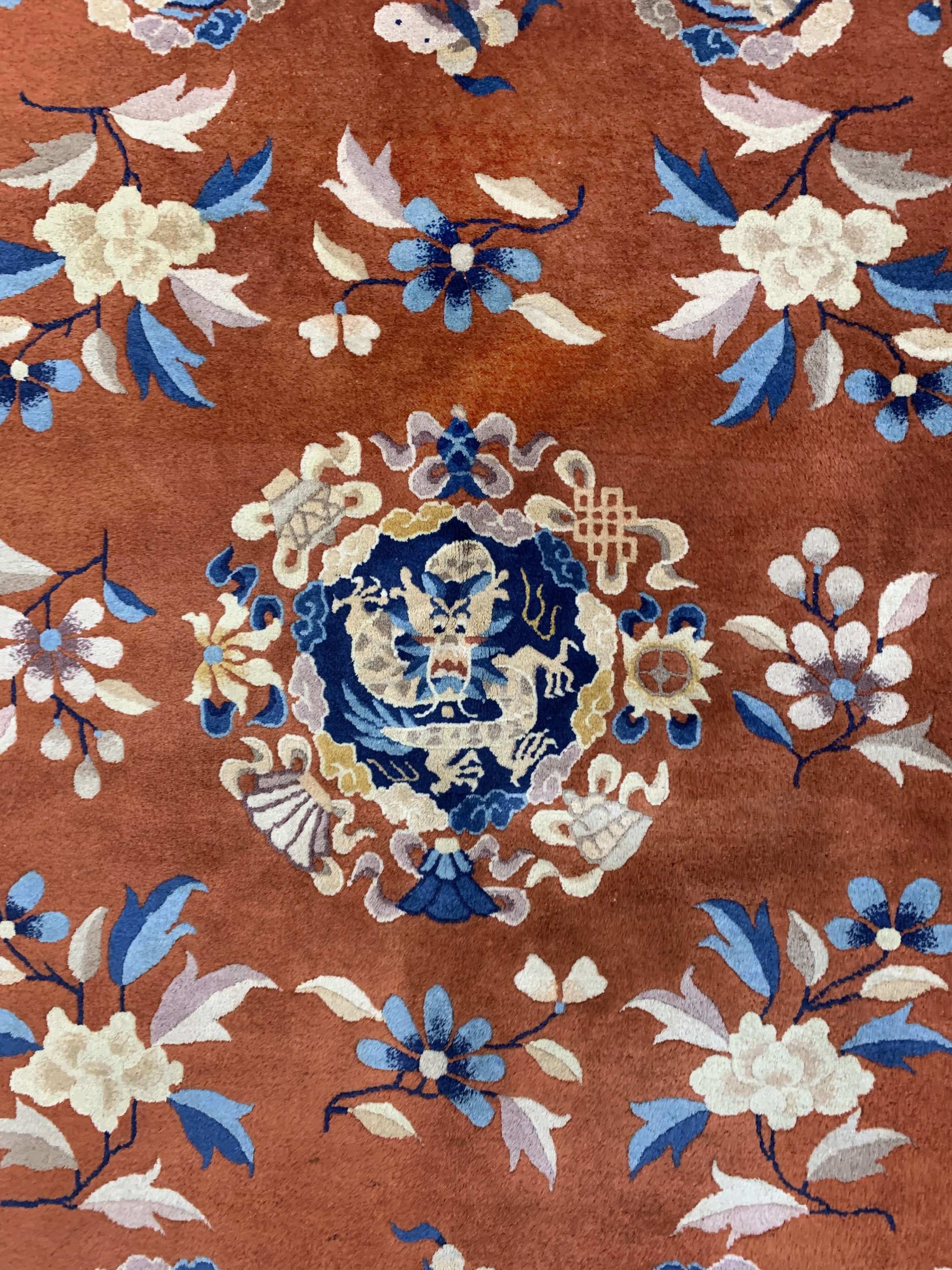 Detail b: Peking"Drachen-Teppich", China, Anfang 20.Jhd, Wolle auf Baumwolle, ca. 275 x 183 cm,EHZ: 2