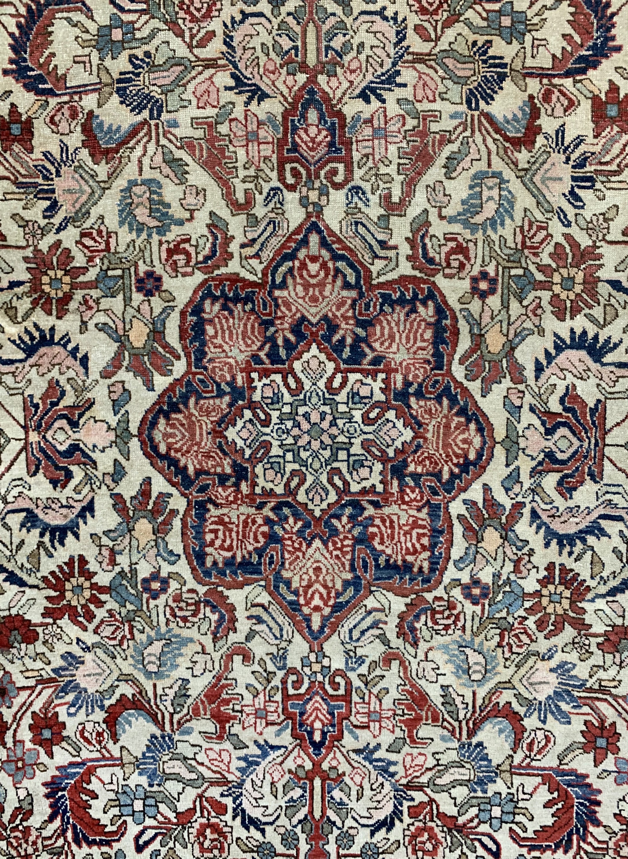 Detail b: Rosenbidjar alt, Persien, Anfang 20.Jhd, Wolle auf Baumwolle, ca. 253 x 170 cm, EHZ: 3-4