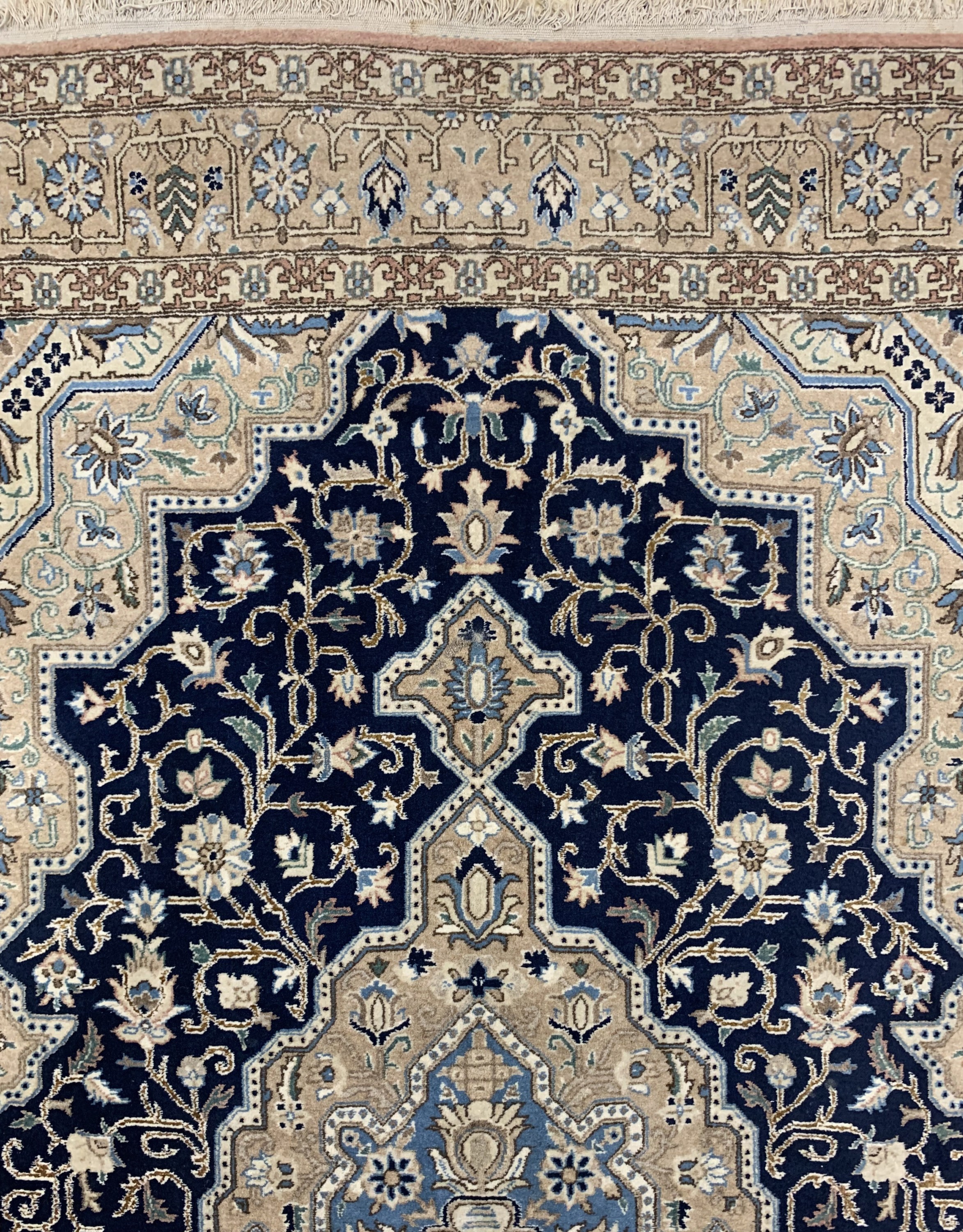 Detail c: Ghom Kork, Persien, Ende 20.Jhd, Korkwolle auf Baumwolle, ca. 222 x 135 cm, verblasst, EHZ: 2