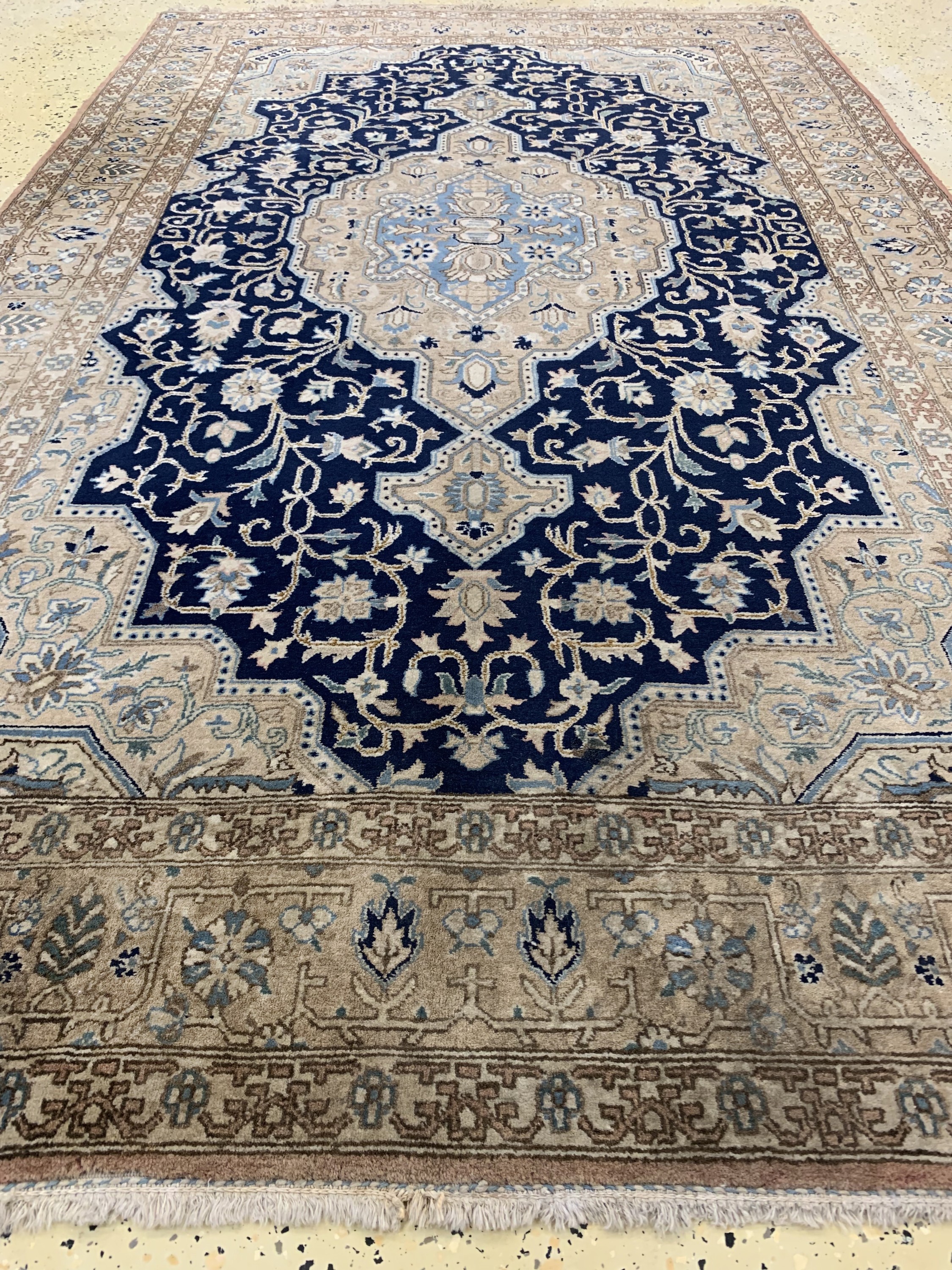 Detail d: Ghom Kork, Persien, Ende 20.Jhd, Korkwolle auf Baumwolle, ca. 222 x 135 cm, verblasst, EHZ: 2