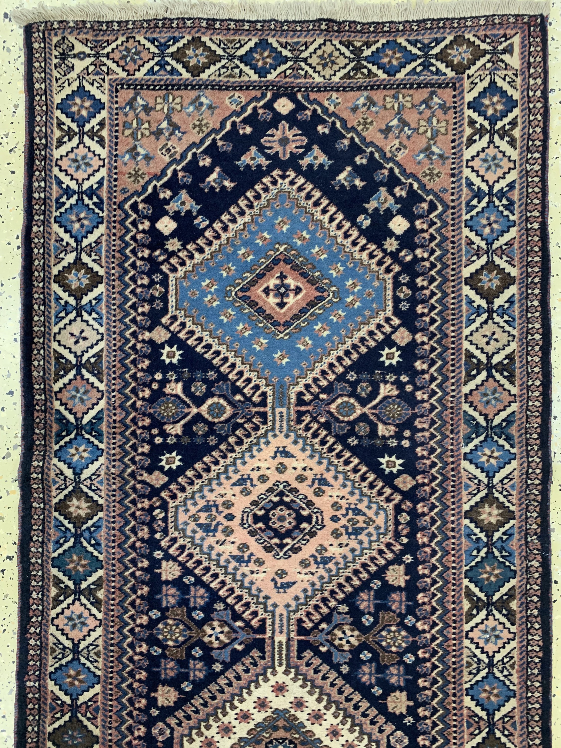 Detail a: Yalameh, Persien, Ende 20.Jhd, Wolle auf Wolle, ca. 303 x 83 cm, EHZ: 2