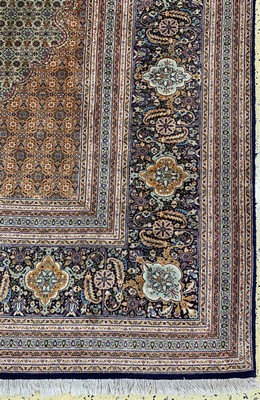 26779259a - Tabriz fine (50 Raj), Persia, end of 20th century, corkwool with silk, approx. 395 x 295cm, approx. 500,000 Kn/sm, condition: 2 (soiled). Rugs, Carpets & Flatweaves