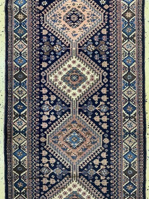 26779272b - Yalameh, Persia, late 20th century, wool on wool, approx. 303 x 83 cm, condition: 2. Rugs,Carpets & Flatweaves