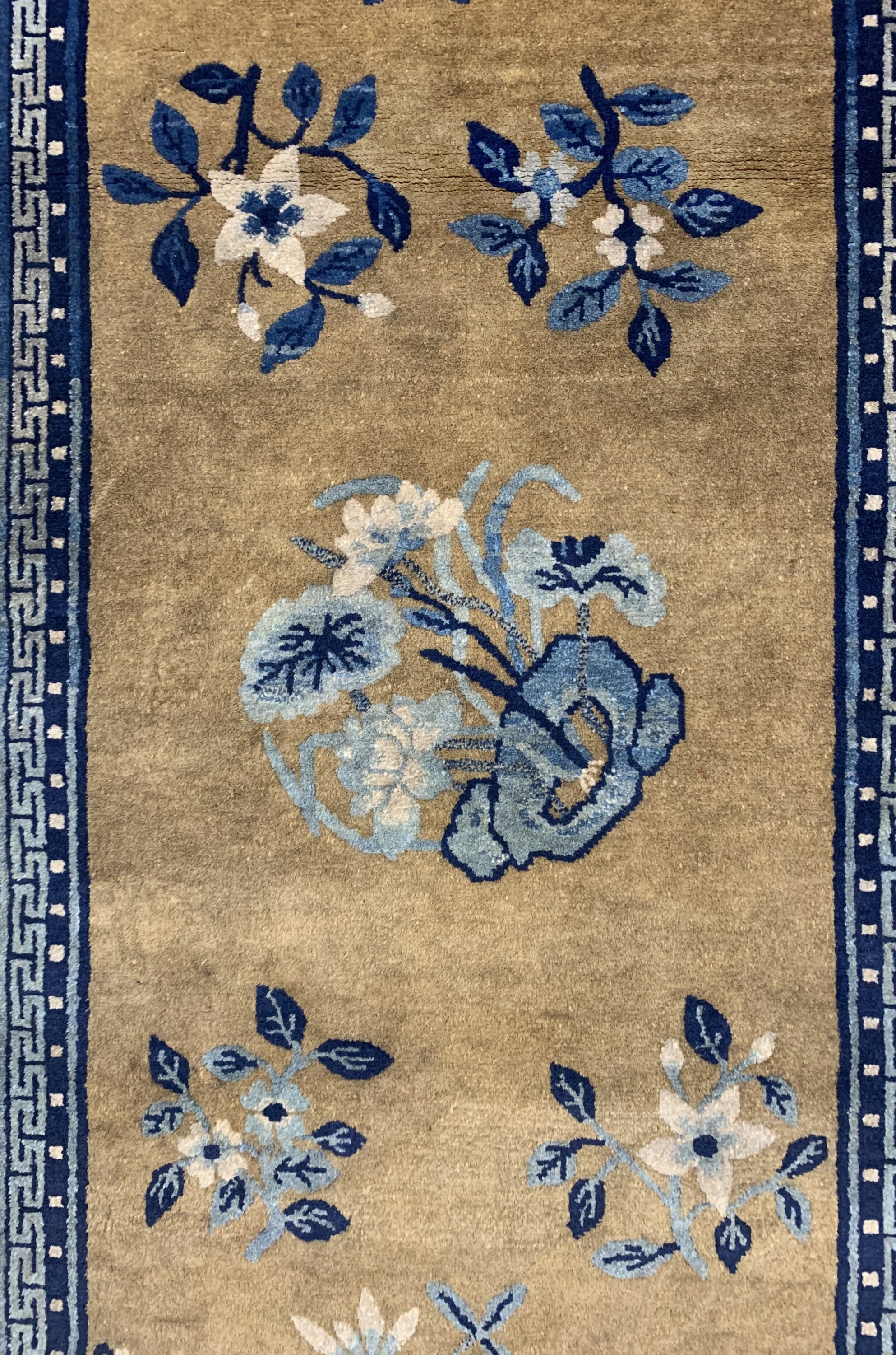 Detail b: Peking alt, China, Anfang 20.Jhd, Wolle aufBaumwolle, ca. 185 x 93 cm, EHZ: 2