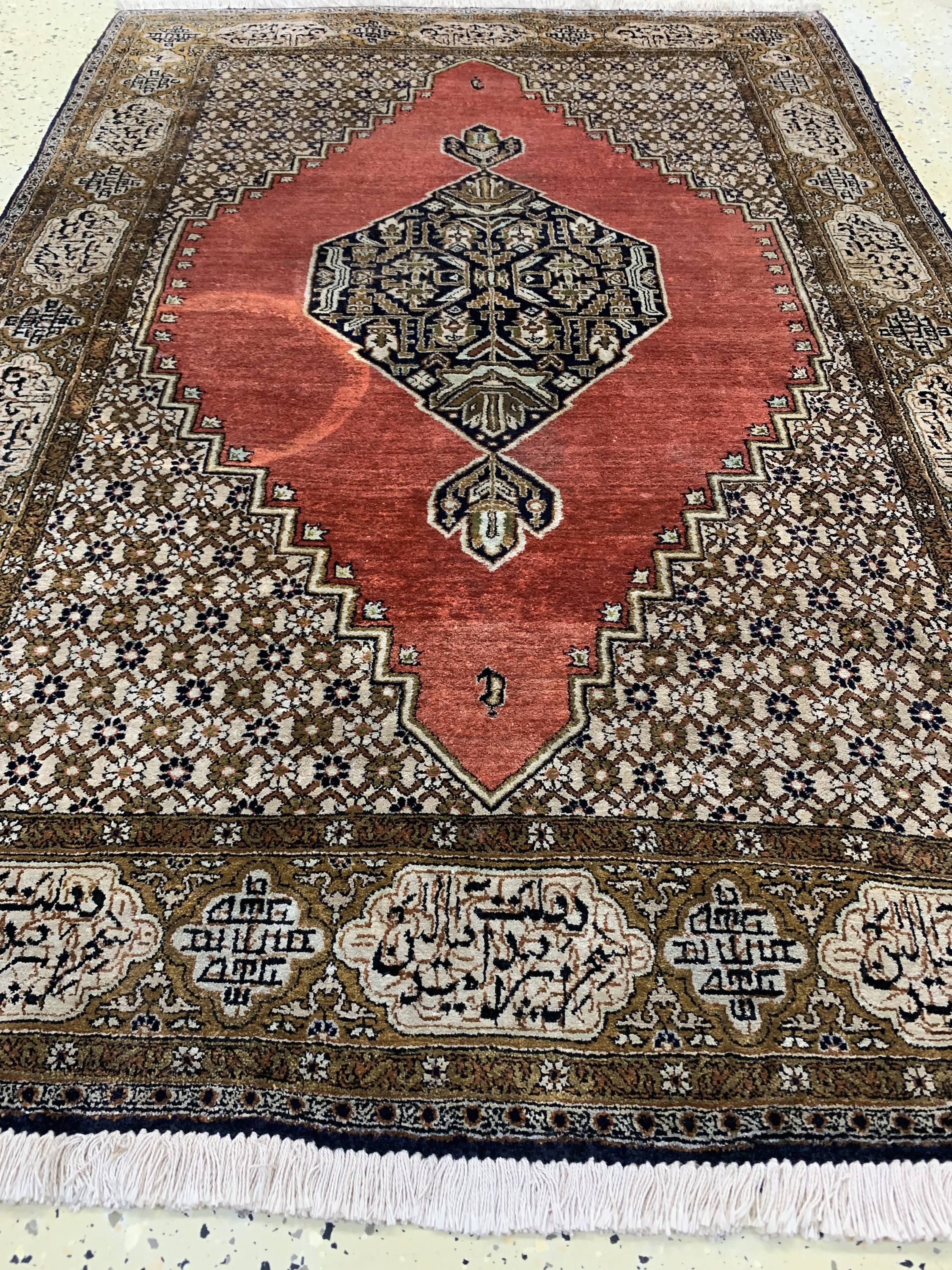 Detail c: Ghom Seide alt, Persien, Mitte 20.Jhd, reine Naturseide, ca. 155 x 107 cm, EHZ: 2