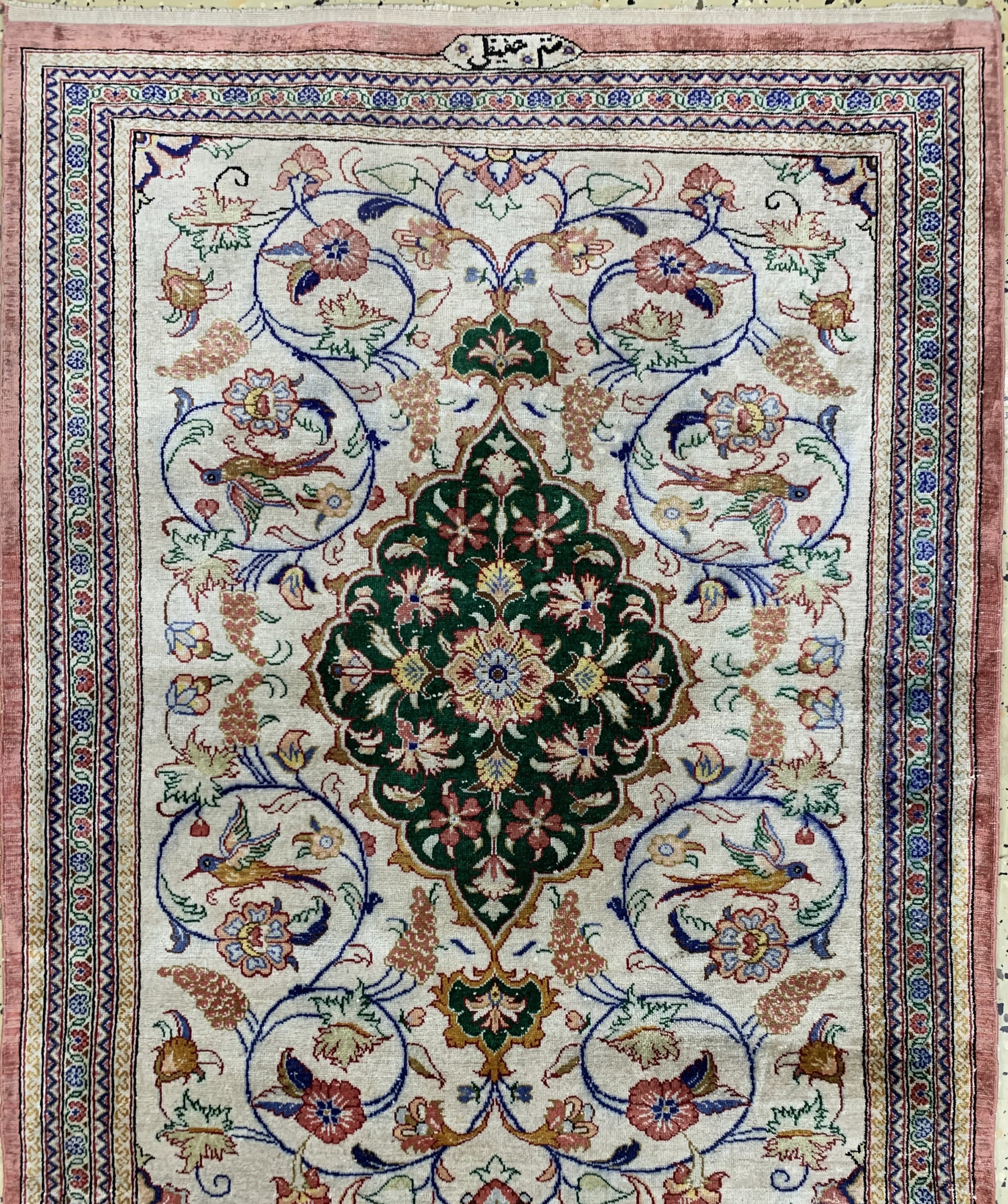 Detail a: Ghom Seide fein signiert, Persien, Ende 20.Jhd, reine Naturseide, ca. 154 x 65 cm, ca.1,0 Mio. Kn/qm, leicht verfärbt, EHZ: 2
