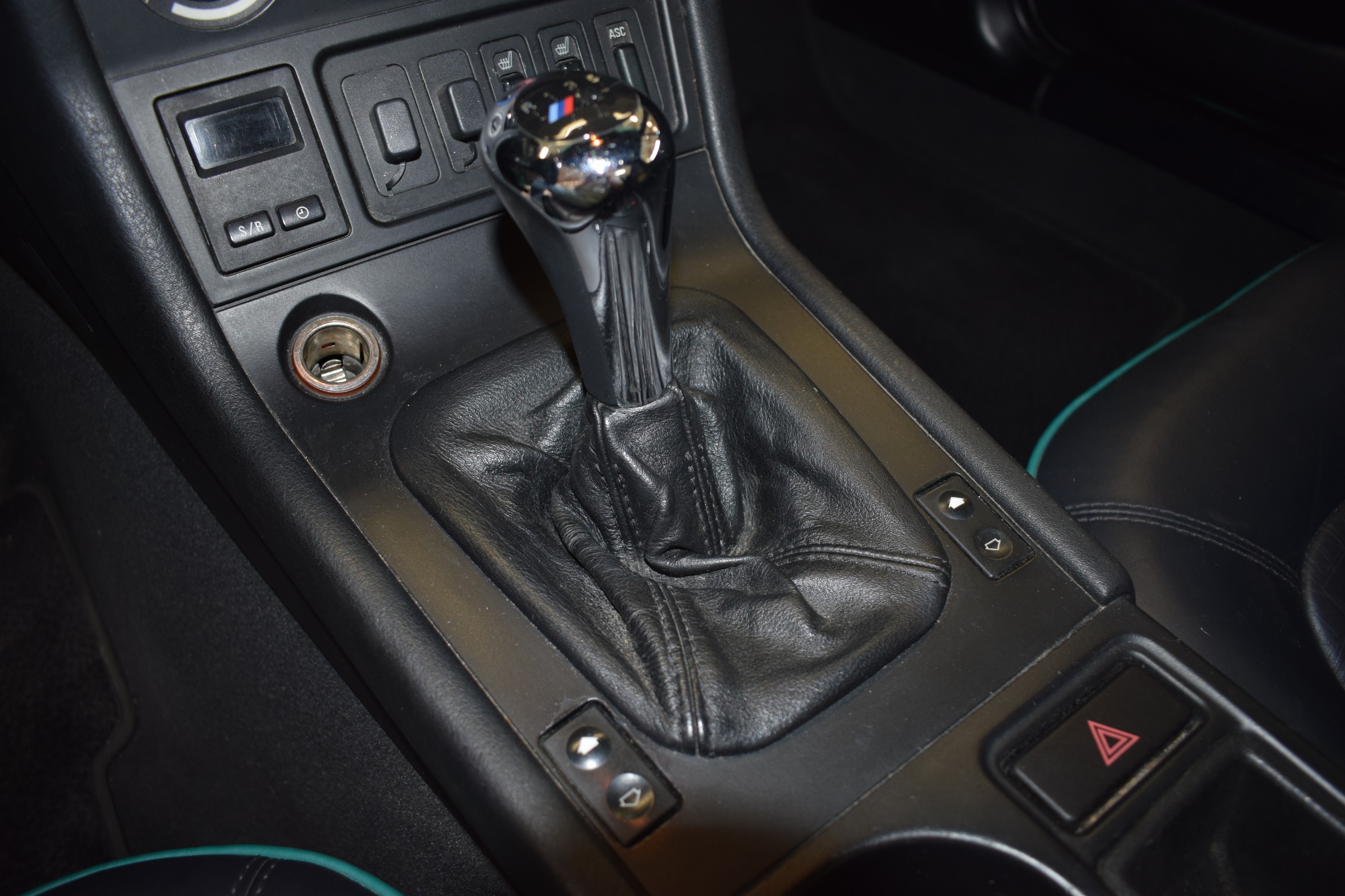 Detail k: BMW Z3 1.8i, EZ 03/1999, Laufleistung ca. 159.000 km, 4. Hand, HU 05/2025, 87 kW/118PS, 4-Zylinder, Schaltgetriebe, fidschi-grün, Sonderpolster ...