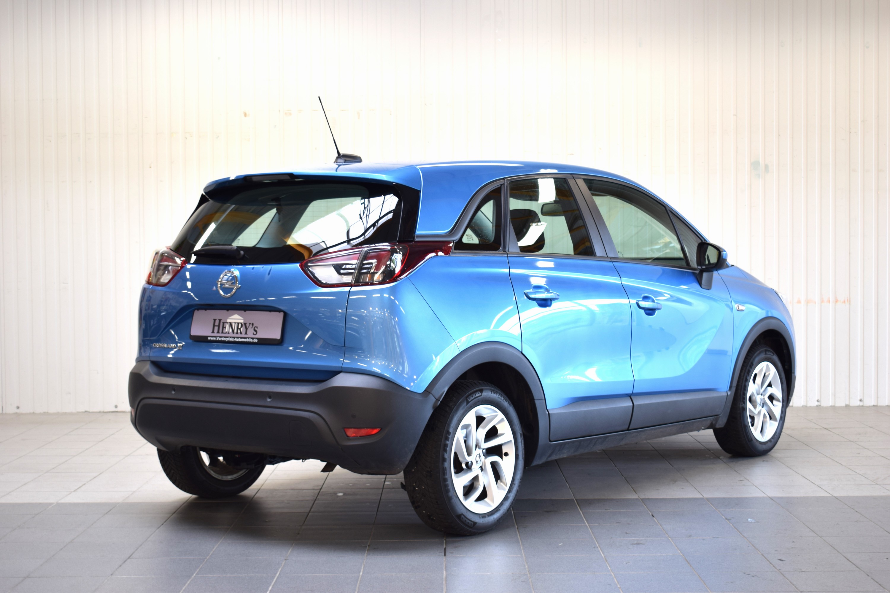 Detail e: Opel Crossland X, EZ 12/2020, Laufleistung 25.500 km, HU 03/2025, 61kW/82 PS, Schaltgetriebe, blau, Stoff schwarz, Bordmappe inkl. Serviceheft ...