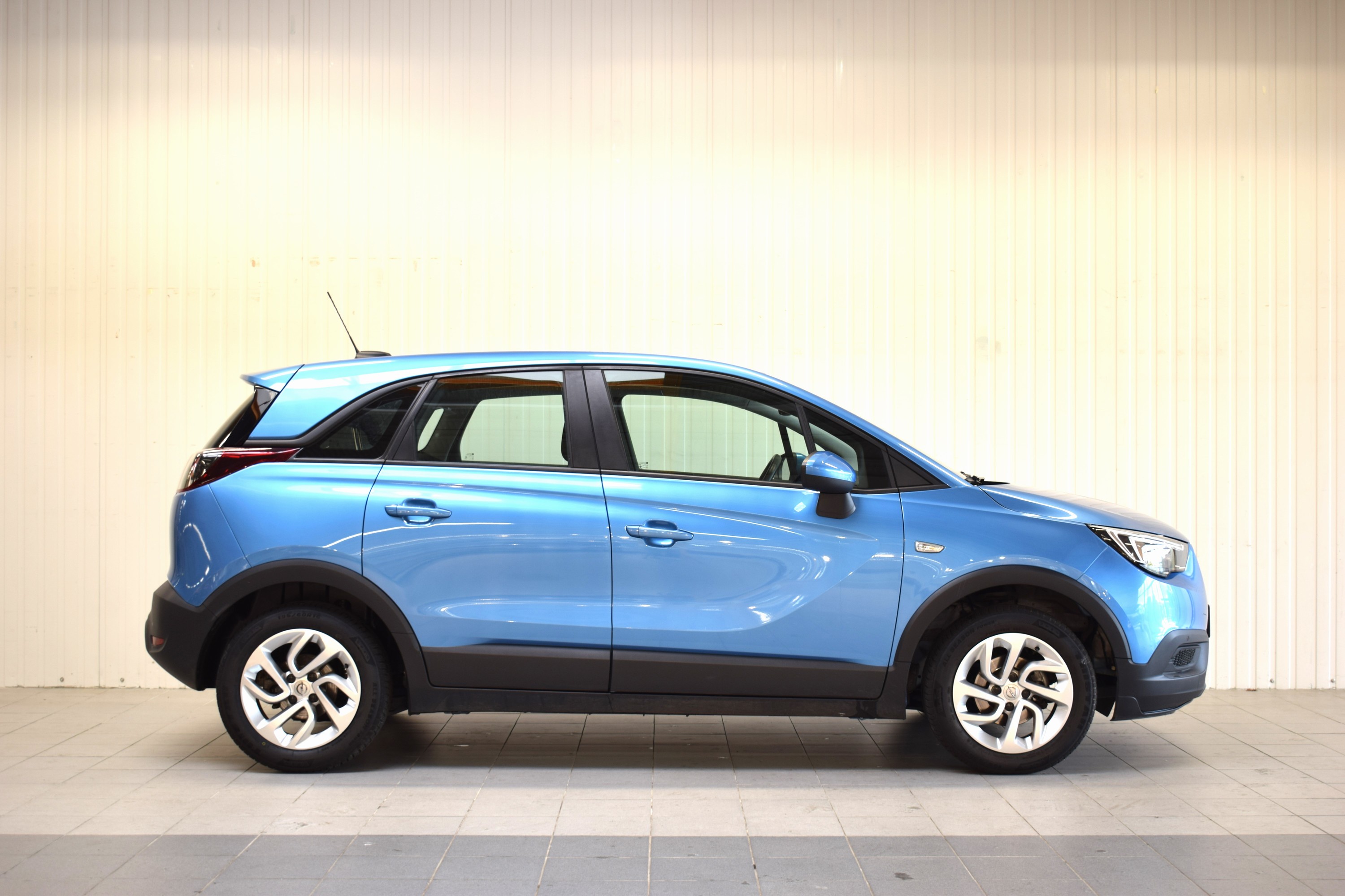 Detail g: Opel Crossland X, EZ 12/2020, Laufleistung 25.500 km, HU 03/2025, 61kW/82 PS, Schaltgetriebe, blau, Stoff schwarz, Bordmappe inkl. Serviceheft ...