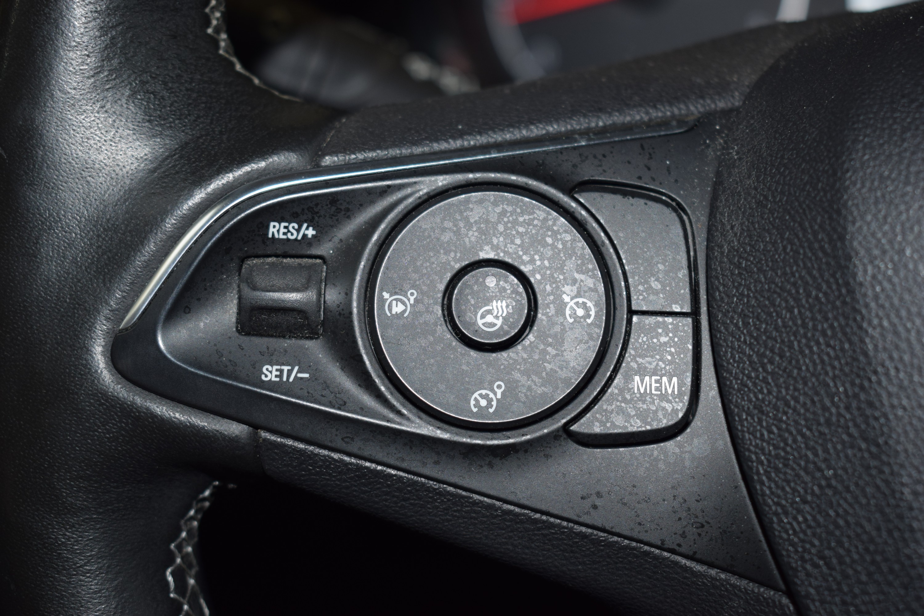 Detail k: Opel Crossland X, EZ 12/2020, Laufleistung 25.500 km, HU 03/2025, 61kW/82 PS, Schaltgetriebe, blau, Stoff schwarz, Bordmappe inkl. Serviceheft ...