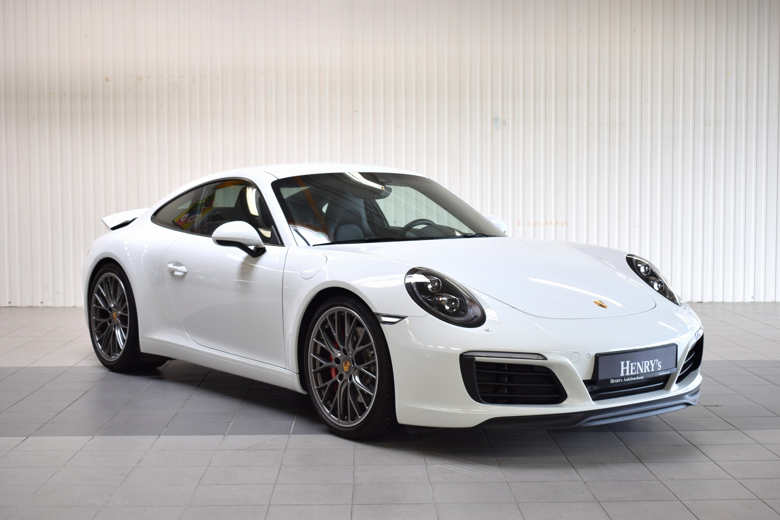 Porsche 911 Carrera S, EZ 04/2016, Laufleistung 26.817 km, HU 04/2025, 1.Hand, 309kW/420 PS, Automatikgetriebe, weiß, Leder schwarz, ...