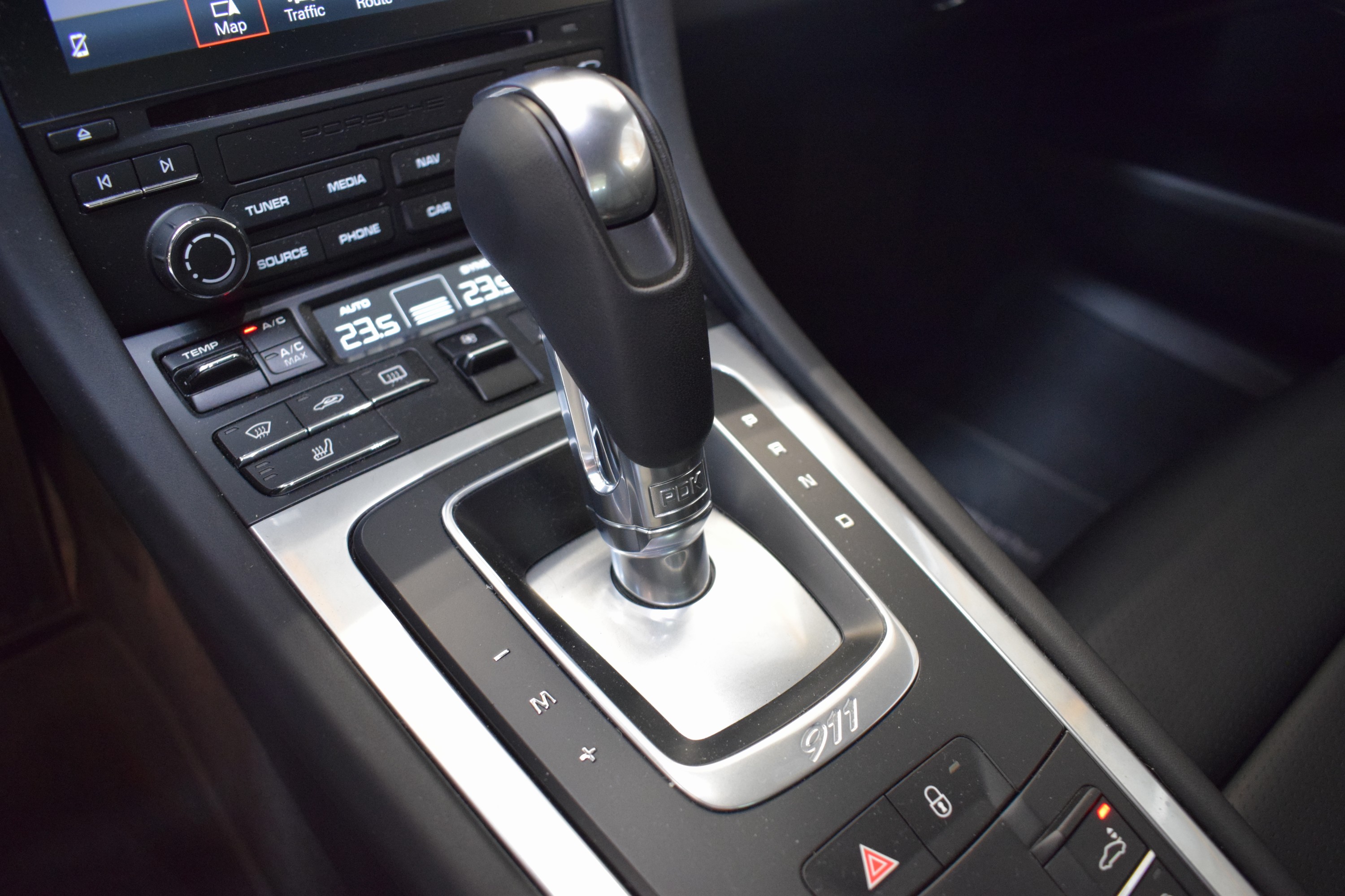 Detail j: Porsche 911 Carrera S, EZ 04/2016, Laufleistung 26.817 km, HU 04/2025, 1.Hand, 309kW/420 PS, Automatikgetriebe, weiß, Leder schwarz, ...