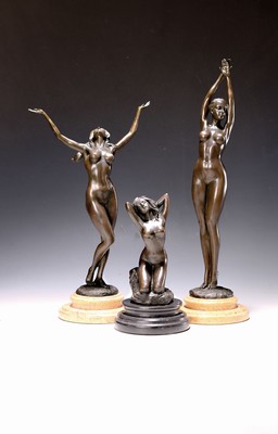 Image 26779590 - Ray Mondo and J. Patoue, contemporary artists,2nd half of the 20th century, three female nudes, bronze patina, signed twice. Ray Mondo,H. signed approx. once. J. Patoue, H. approx.