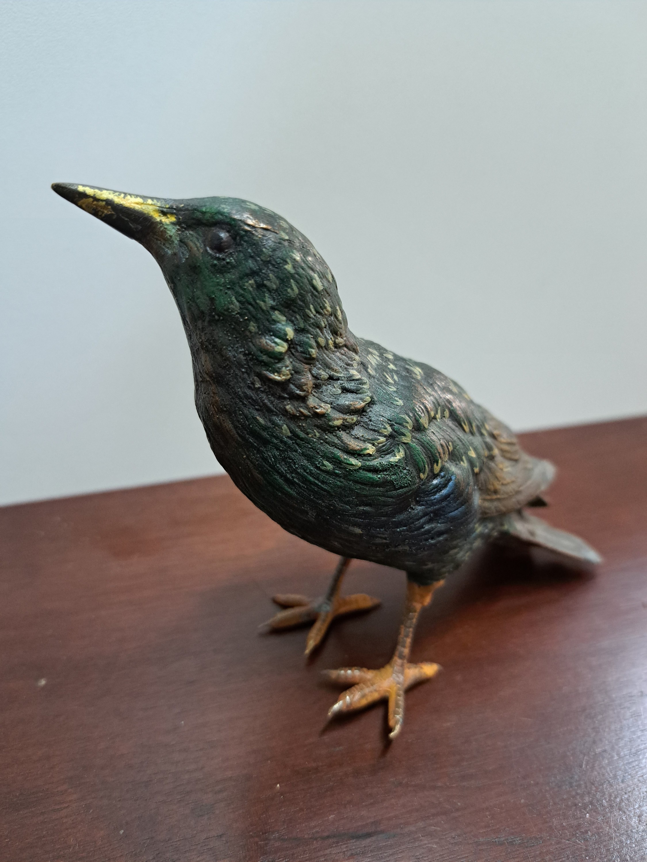 Detail a: Große Wiener Bronze eines Vogels, sign. Bergmann, bunt staffiert, ca. 11.5x16 cm