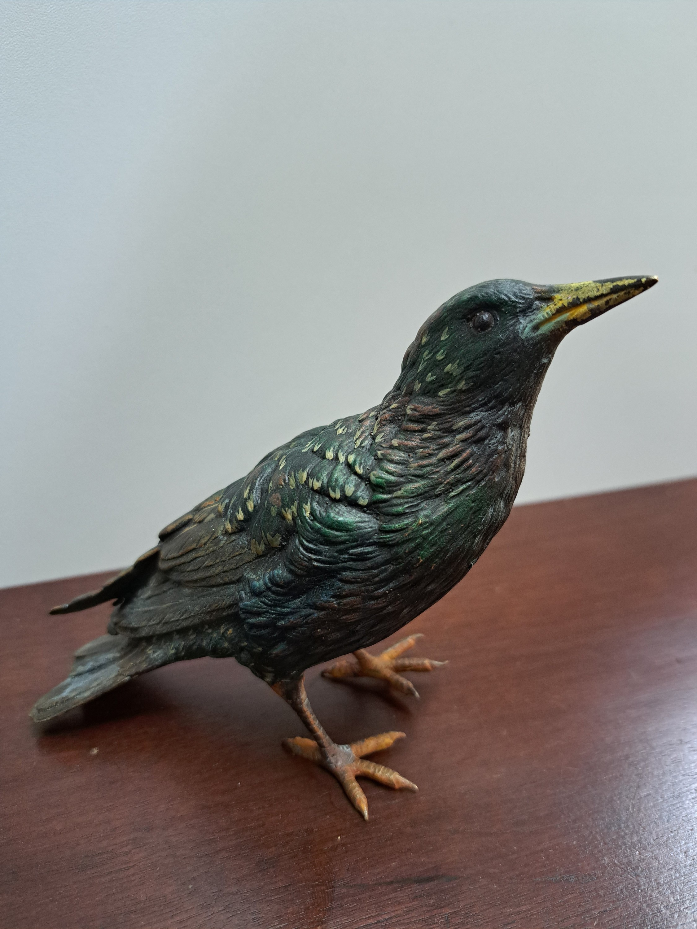 Detail b: Große Wiener Bronze eines Vogels, sign. Bergmann, bunt staffiert, ca. 11.5x16 cm