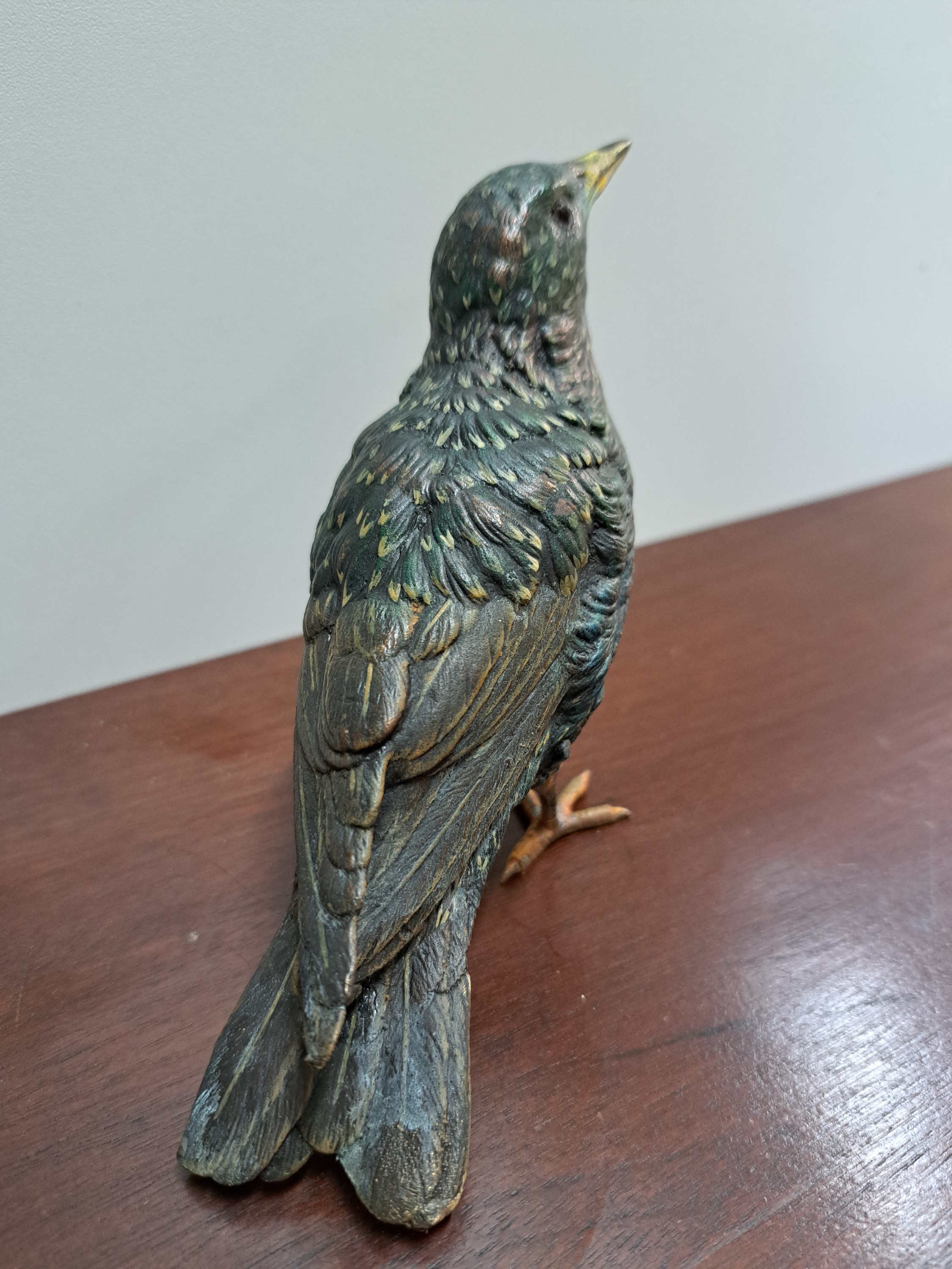 Detail c: Große Wiener Bronze eines Vogels, sign. Bergmann, bunt staffiert, ca. 11.5x16 cm