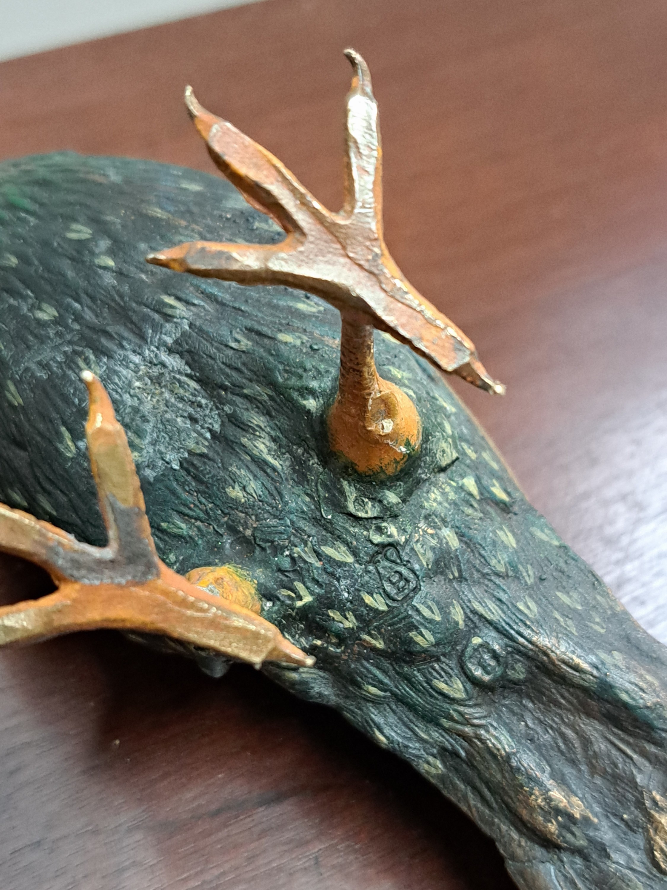Detail e: Große Wiener Bronze eines Vogels, sign. Bergmann, bunt staffiert, ca. 11.5x16 cm