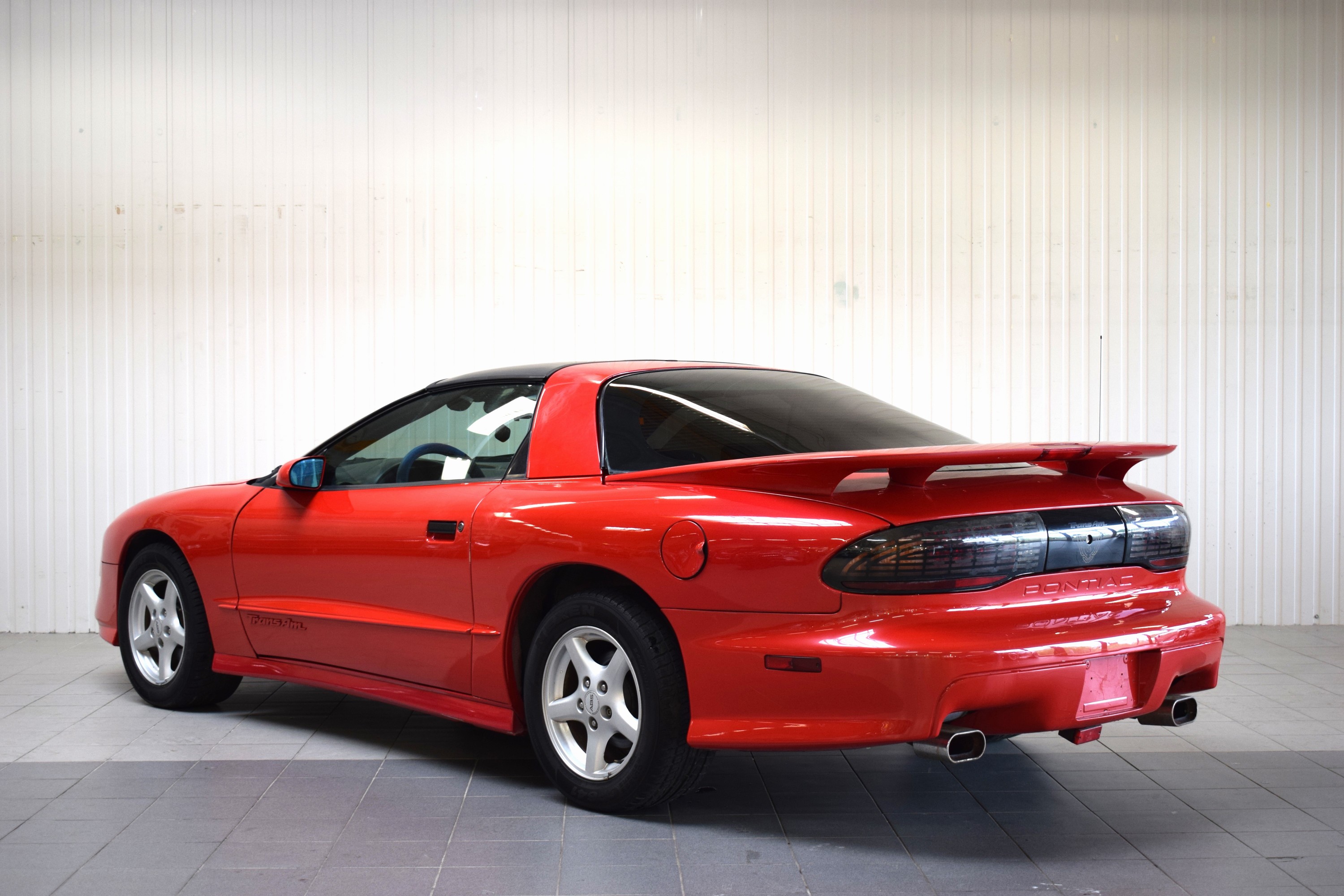 Detail c: Pontiac Firebird Trans AM, EZ 05/1995, Laufleistung abgelesen 99.200 meilen, 4.Hand in Deutschland, HU abgelaufen, 201 kW/273 PS, 8-Zylinder, ...