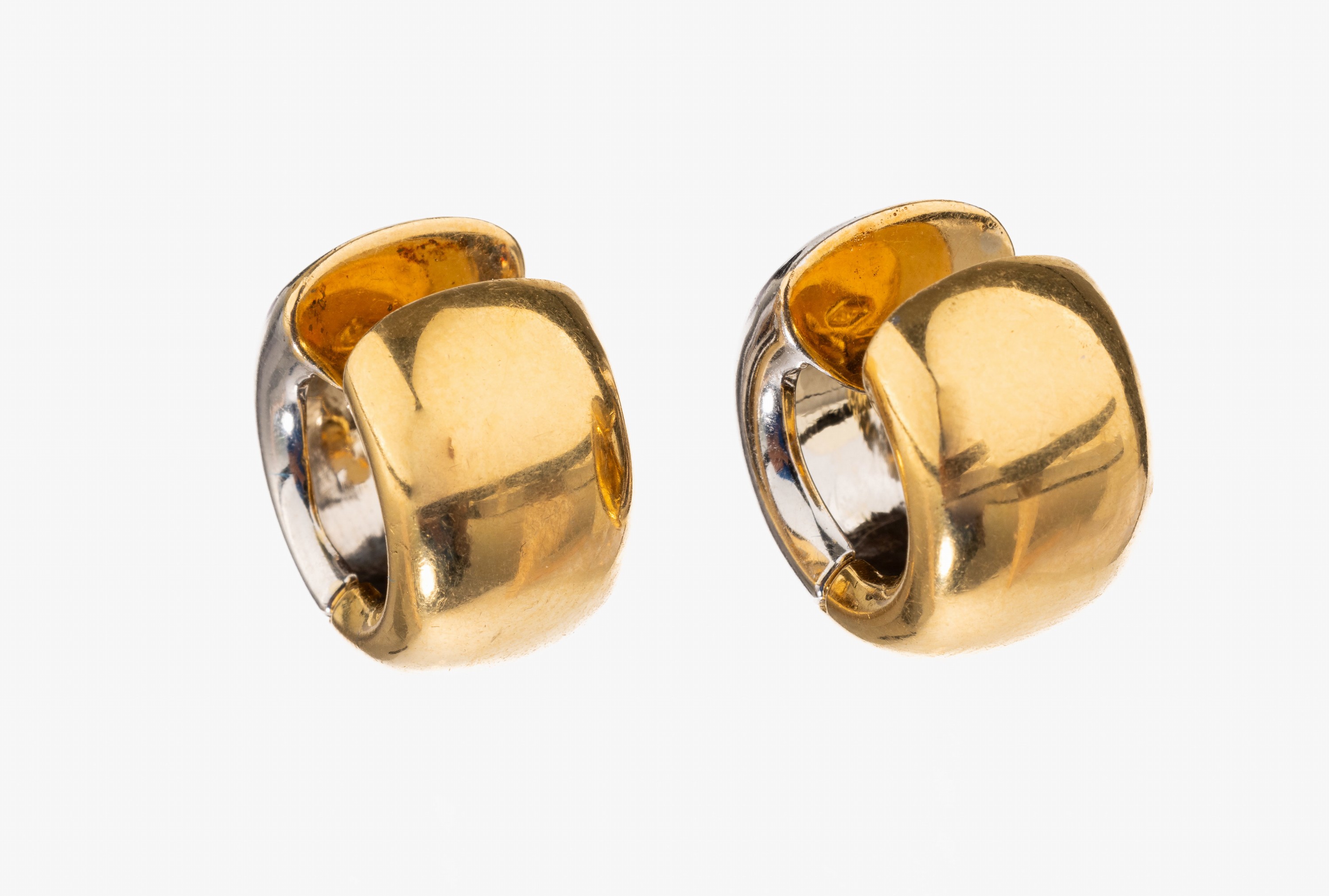 Paar 18 kt Gold Ohrcreolen, GG/WG 750/000, Klappscharnier, total ca. 16.7 g, D ca. 1.8 cm
