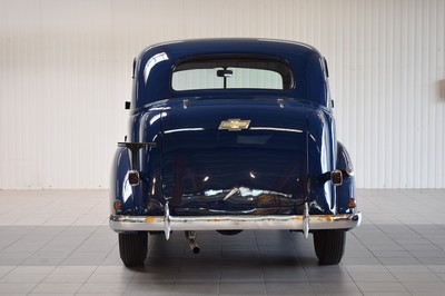 26779699d - Chevrolet Master Deluxe, first registered 01/1937, chassis number: 21GB0212426, mileage approximately 80.500 km read, MOT until 10/2023, 63 kW/85 PS, manual transmission, exterior color blue, interior fabric-red. The vehicle has undergone a complete rebuild, including sandblasting the frame, reupholstering seats, and entirely rebuilding the interior