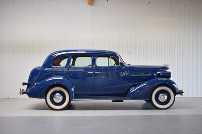 26779699g - Chevrolet Master Deluxe, first registered 01/1937, chassis number: 21GB0212426, mileage approximately 80.500 km read, MOT until 10/2023, 63 kW/85 PS, manual transmission, exterior color blue, interior fabric-red. The vehicle has undergone a complete rebuild, including sandblasting the frame, reupholstering seats, and entirely rebuilding the interior