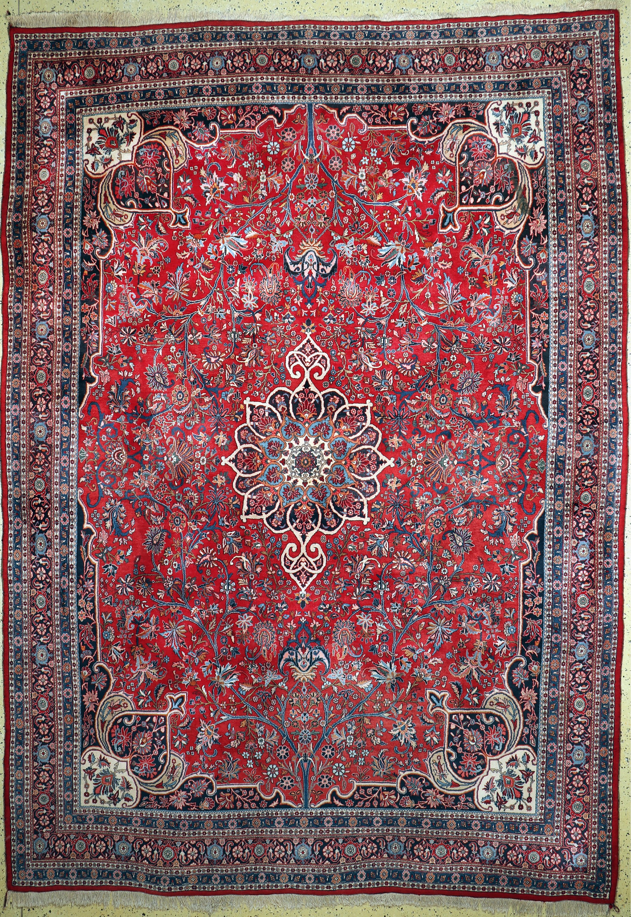 Bidjar alt, Persien, Mitte 20.Jhd, Wolle auf Baumwolle, ca. 400 x 280 cm, Reinigungsbedürftig, EHZ: 2